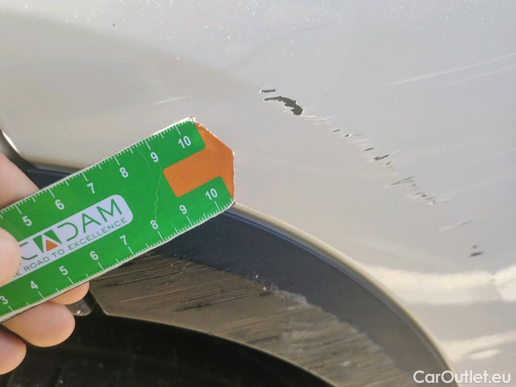  Mercedes  GLA MERCEDES-BENZ  / 2020 / 5P / todoterreno  200 D #6