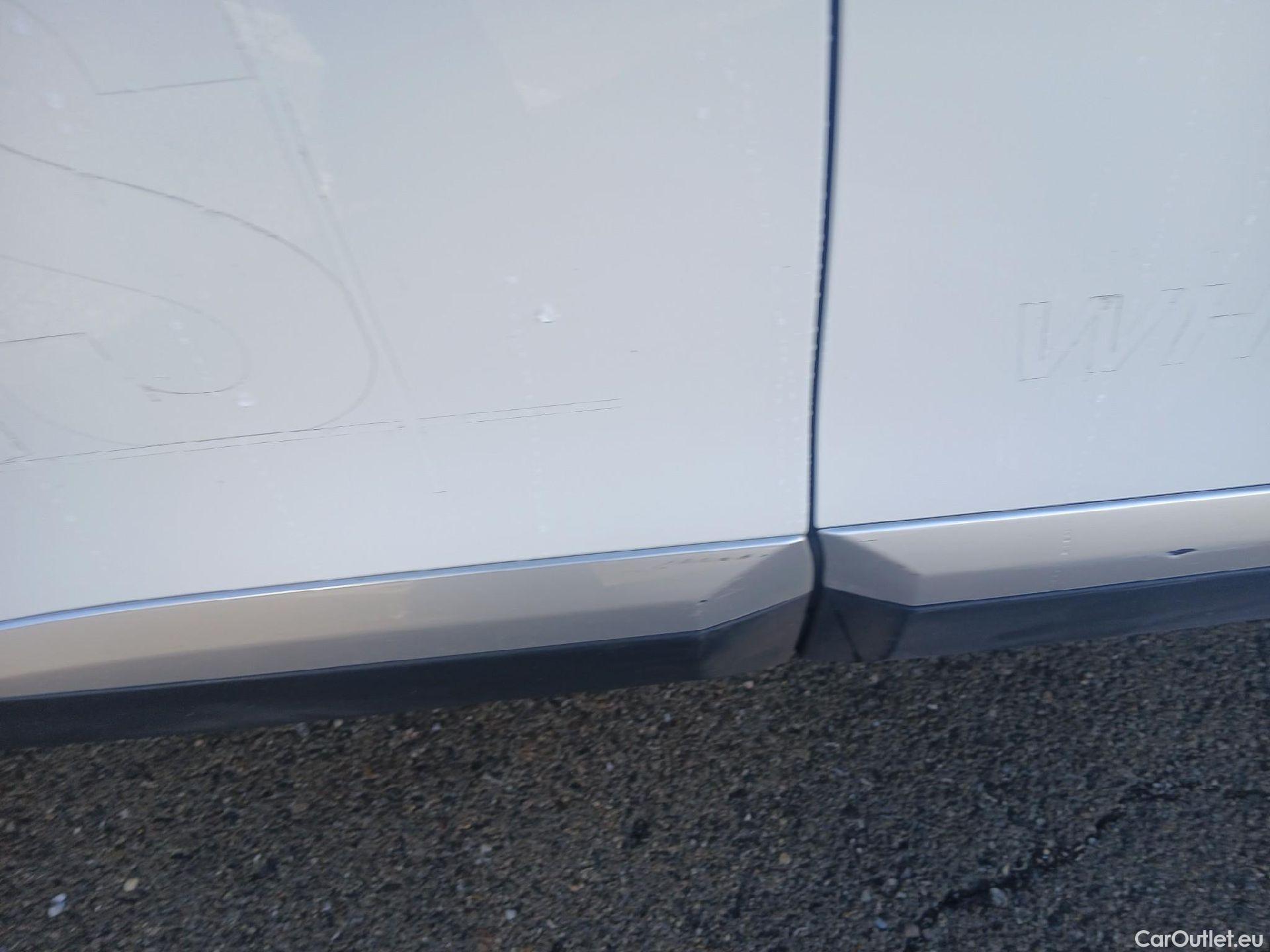  Peugeot  2008 PEUGEOT  / 2019 / 5P / todoterreno Allure BlueHDI 81kW (110CV) #36