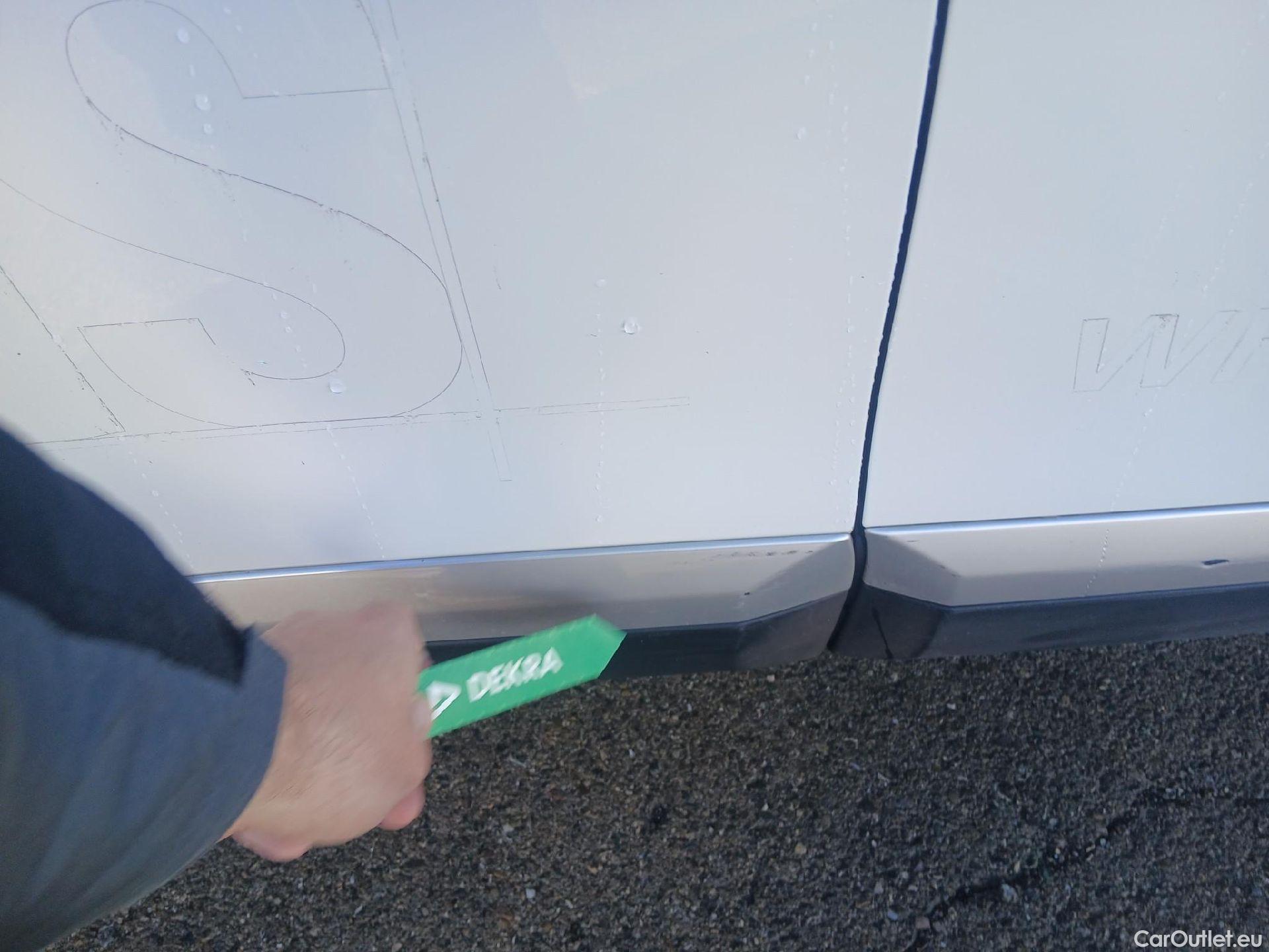  Peugeot  2008 PEUGEOT  / 2019 / 5P / todoterreno Allure BlueHDI 81kW (110CV) #37