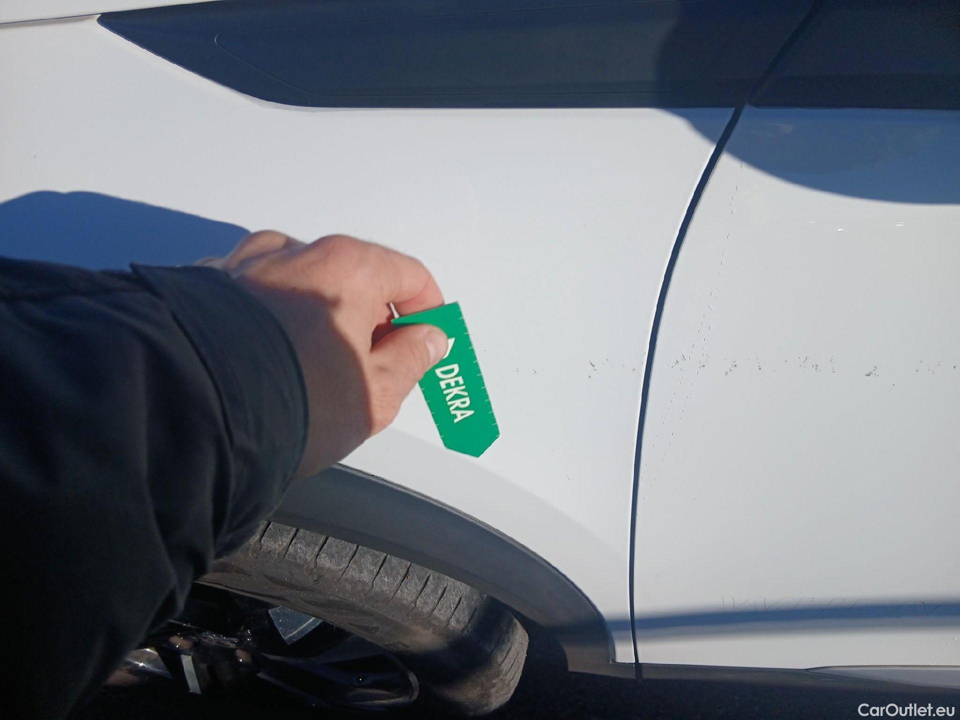  Peugeot  2008 PEUGEOT  / 2019 / 5P / todoterreno Allure BlueHDI 81kW (110CV) #11