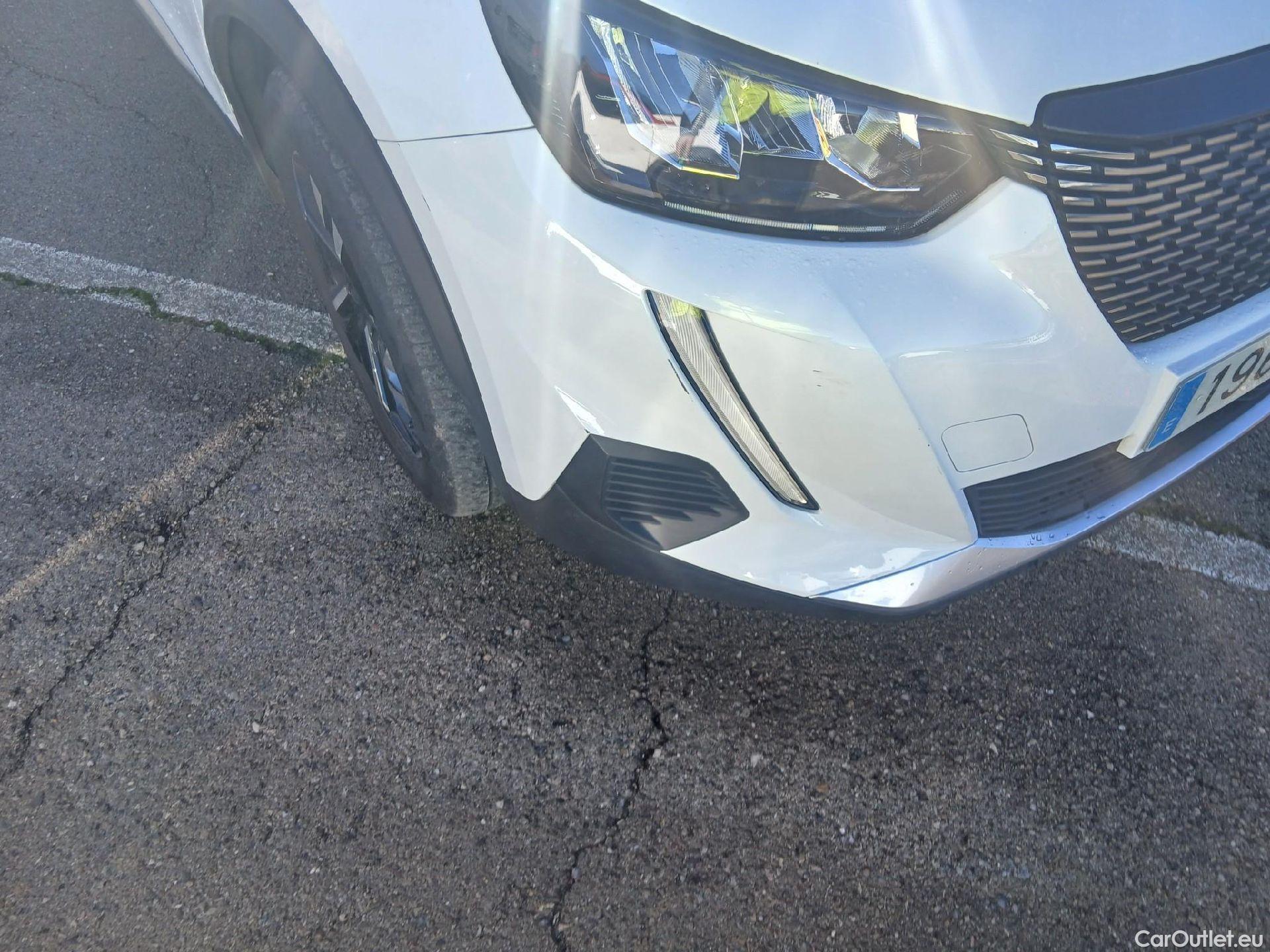  Peugeot  2008 PEUGEOT  / 2019 / 5P / todoterreno Allure BlueHDI 81kW (110CV) #2