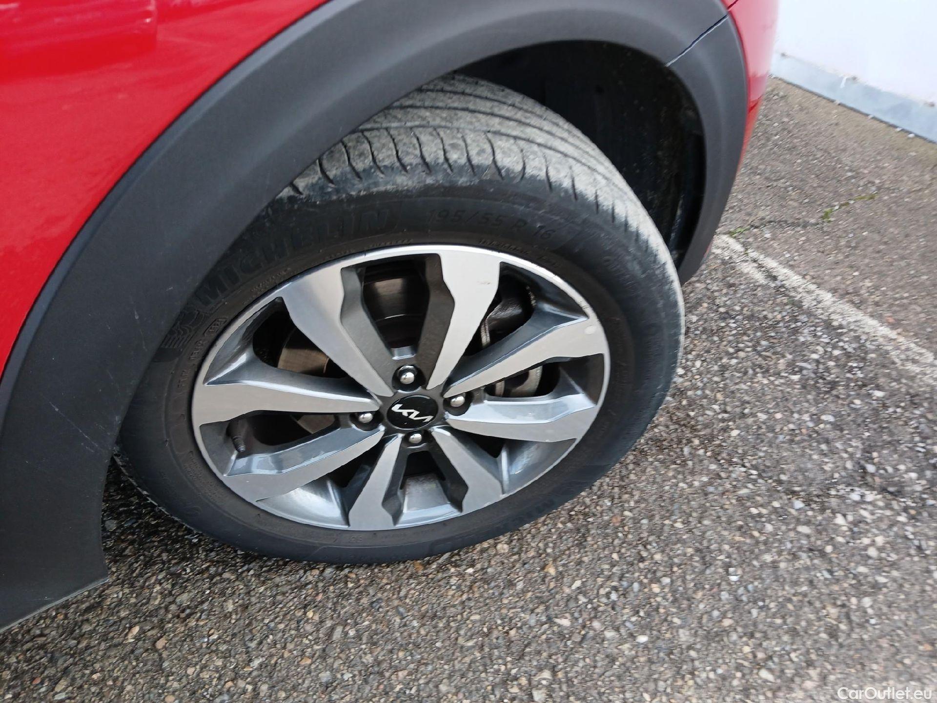  KIA  STONIC KIA  / 2017 / 5P / todoterreno 1.0 T-GDi 74kW (100CV) MHEV iMT Concept #20