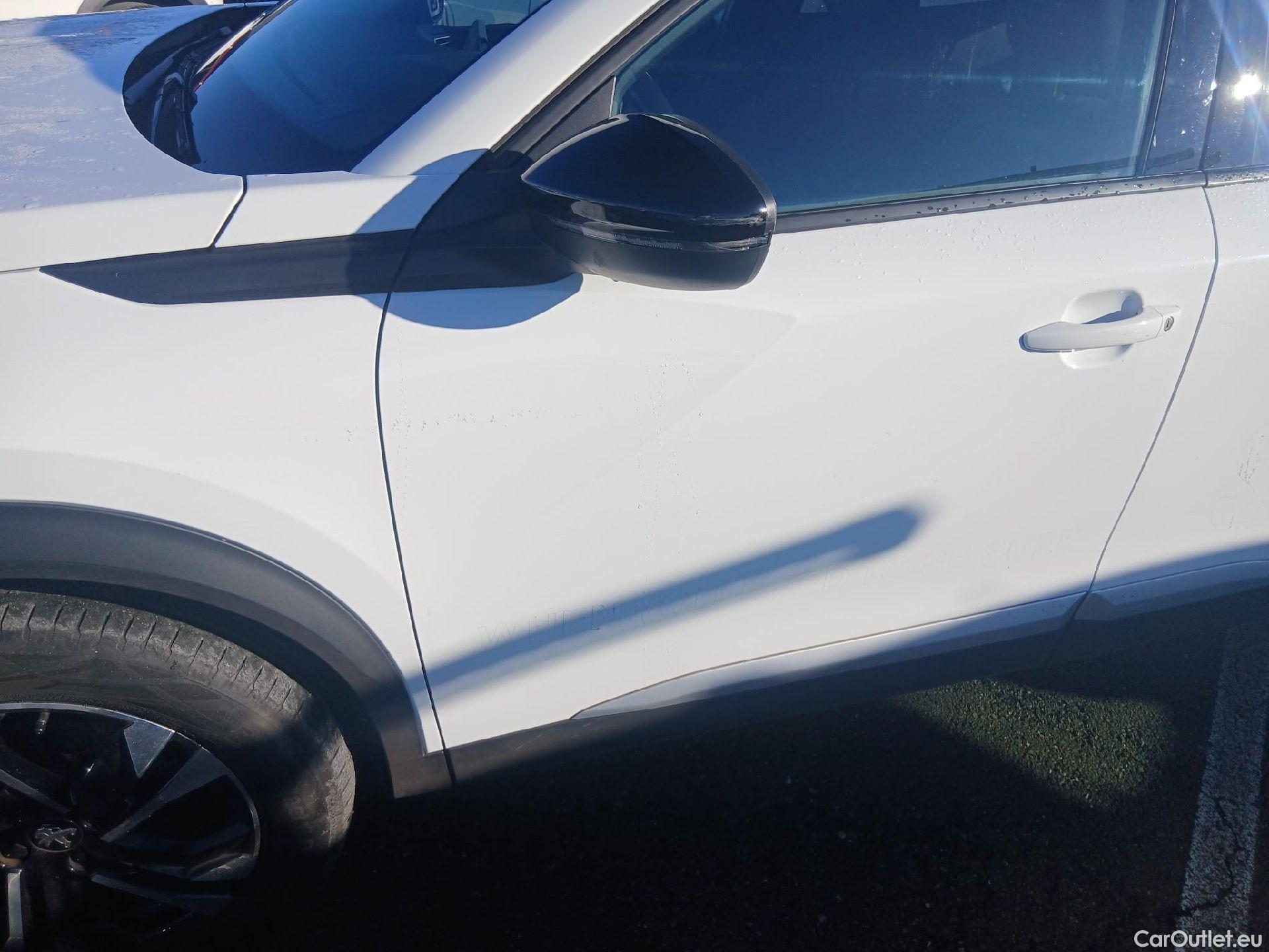  Peugeot  2008 PEUGEOT  / 2019 / 5P / todoterreno Allure BlueHDI 81kW (110CV) #10