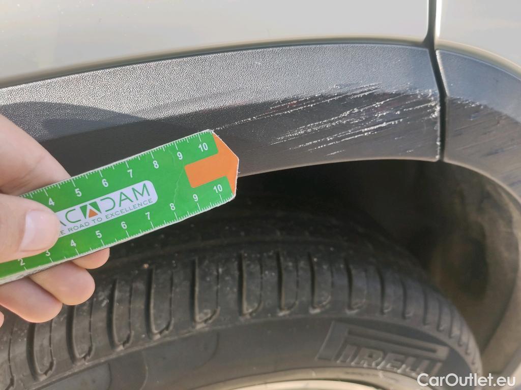  Mercedes  GLA MERCEDES-BENZ  / 2020 / 5P / todoterreno  200 D #28