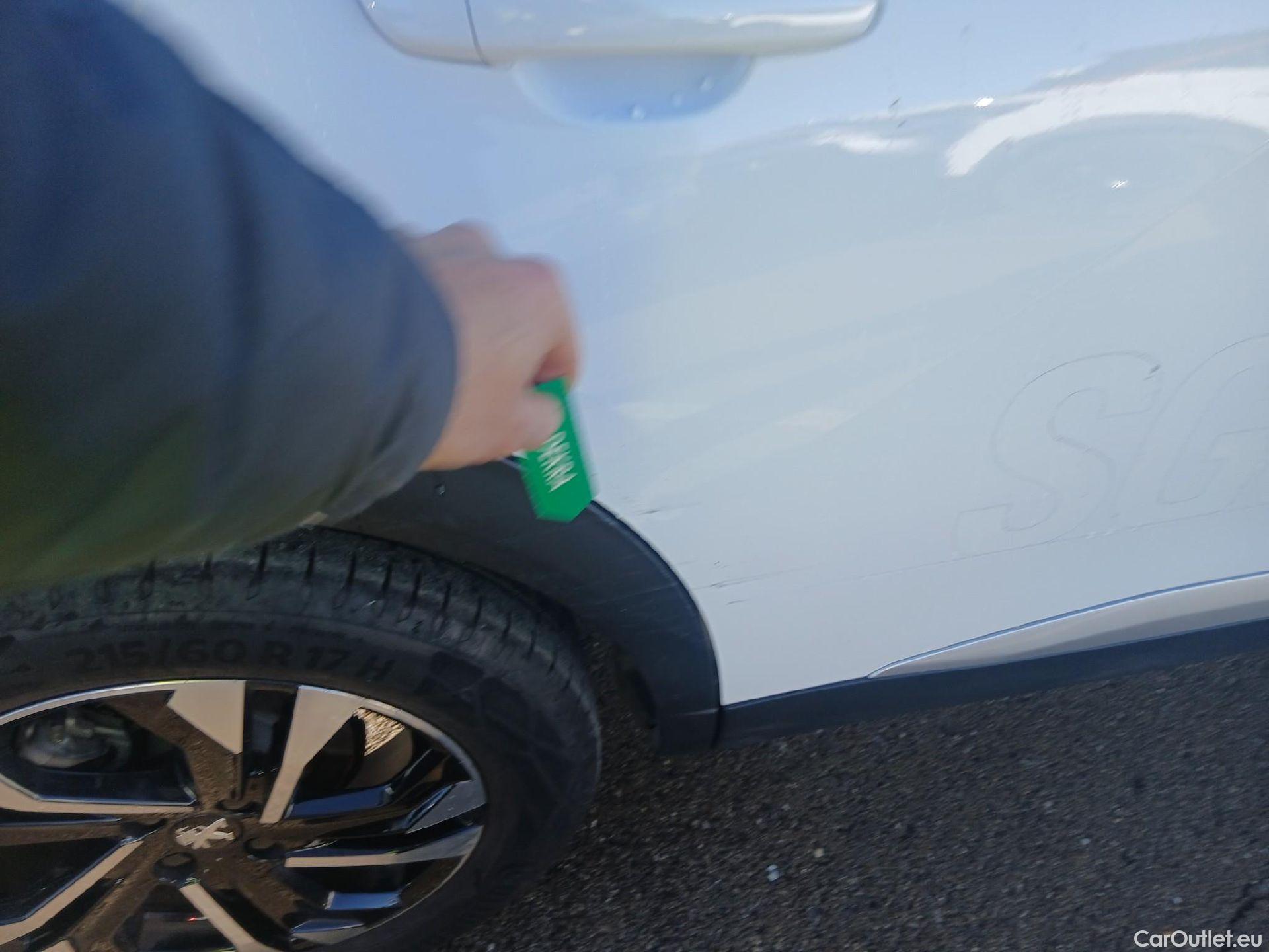  Peugeot  2008 PEUGEOT  / 2019 / 5P / todoterreno Allure BlueHDI 81kW (110CV) #31