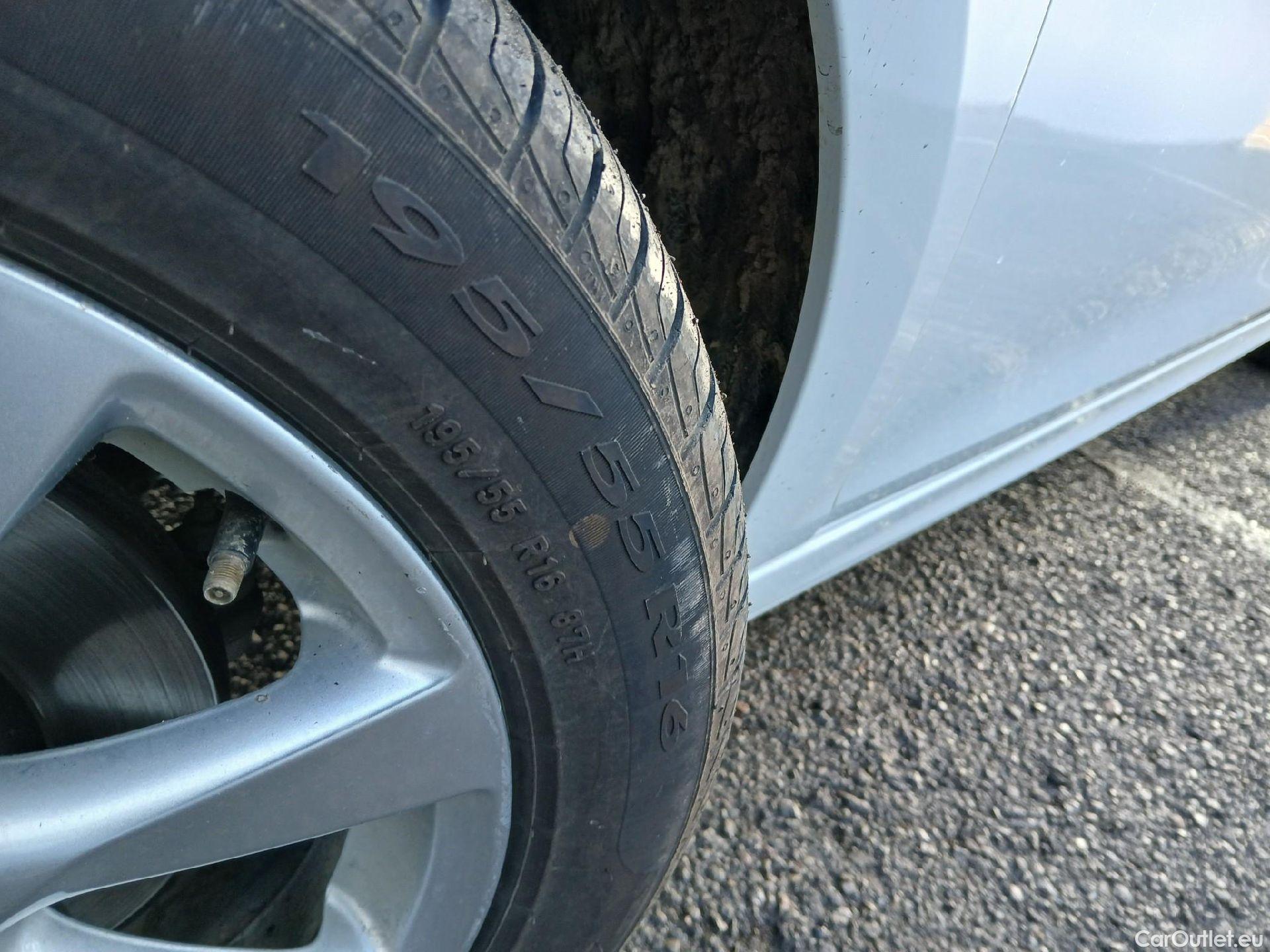  Opel  Corsa OPEL  / 2019 / 5P / berlina con portón 1.2T XHL 74kW (100CV) Edition (AC) #11