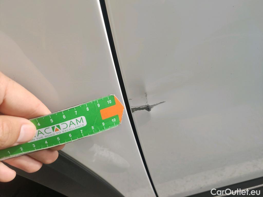  Mercedes  GLA MERCEDES-BENZ  / 2020 / 5P / todoterreno  200 D #4