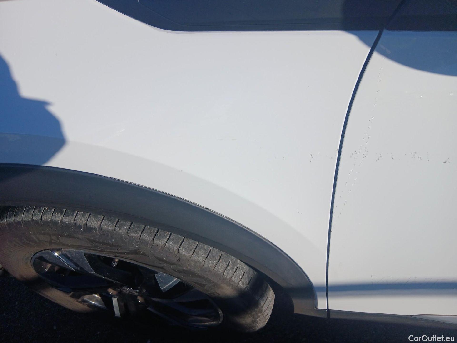  Peugeot  2008 PEUGEOT  / 2019 / 5P / todoterreno Allure BlueHDI 81kW (110CV) #12