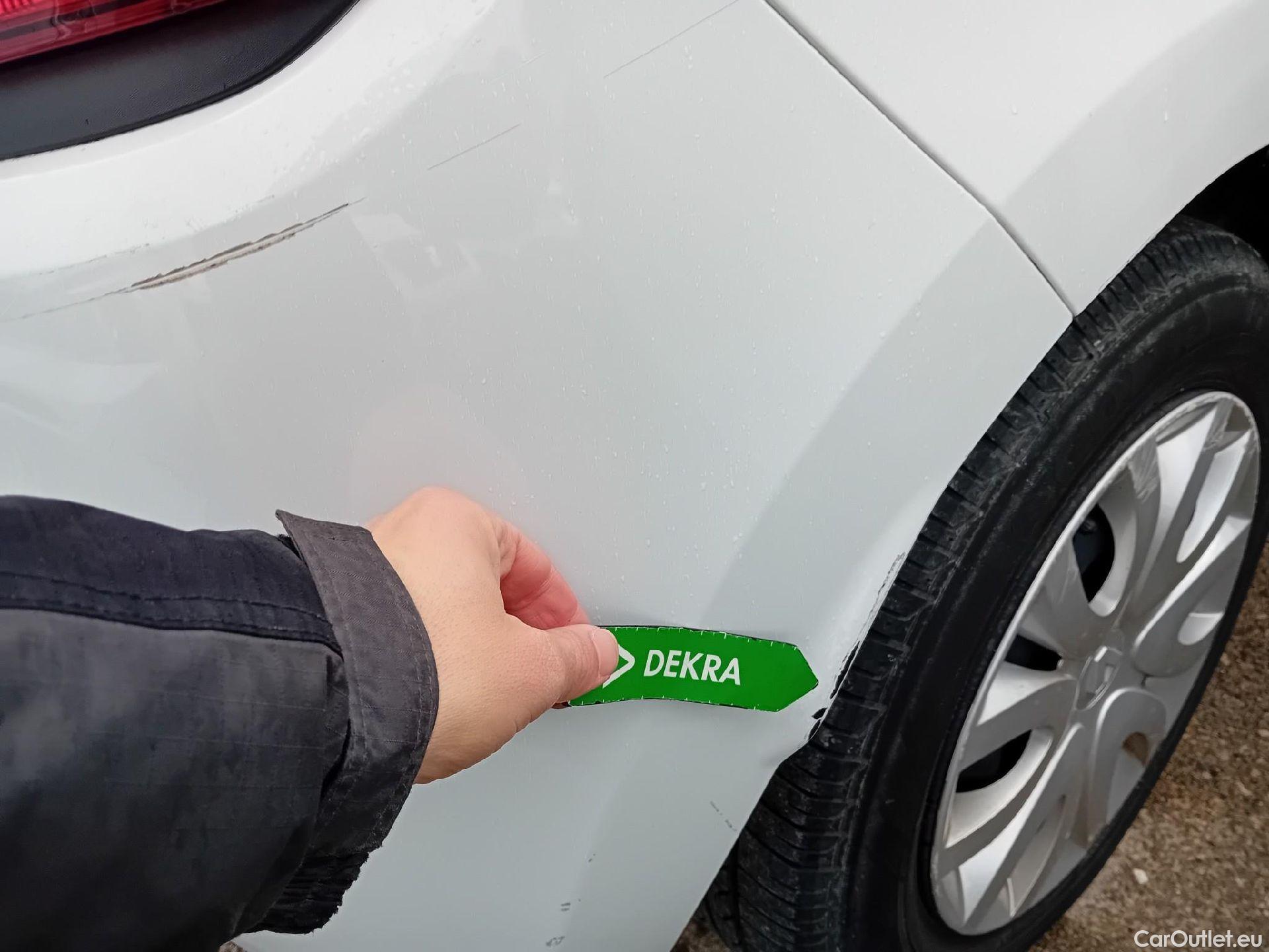  Renault  Clio RENAULT  / 2016 / 5P / berlina con portón Business TCe 66kW (90CV) GLP -18 #23