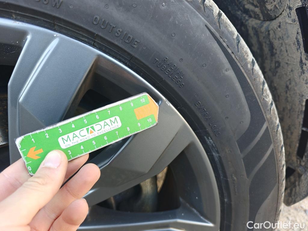  Volkswagen  T-ROC VOLKSWAGEN  / 2017 / 5P / todoterreno Sport 2.0 TDI 110kW (150CV) DSG #60