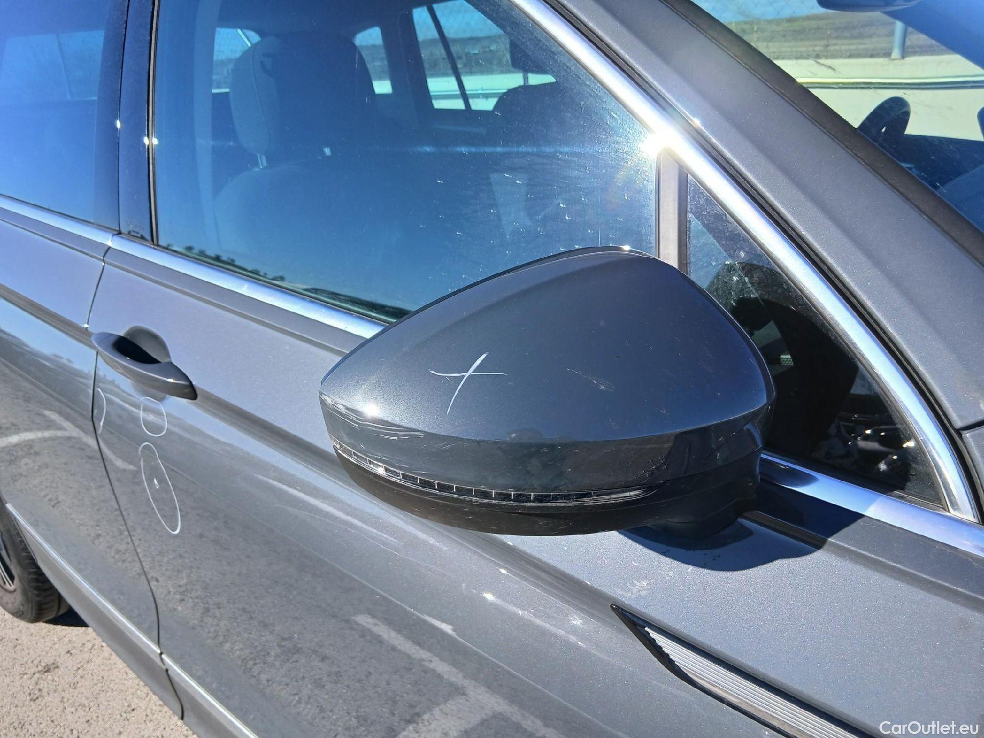  Volkswagen  Tiguan VOLKSWAGEN  / 2020 / 5P / todoterreno Life 1.5 TSI 110kW (150CV) #36