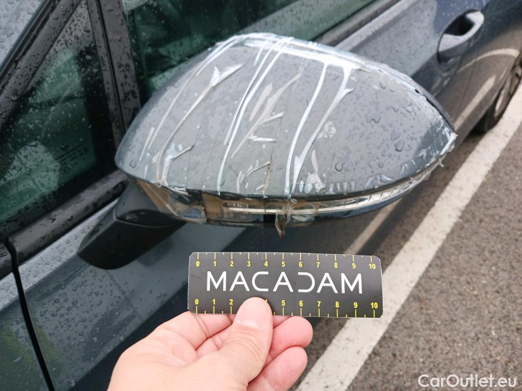  Volkswagen  Golf  VOLKSWAGEN / 2020 / 5P / berlina con portón Life 1.0 TSI 81kW (110CV) #3