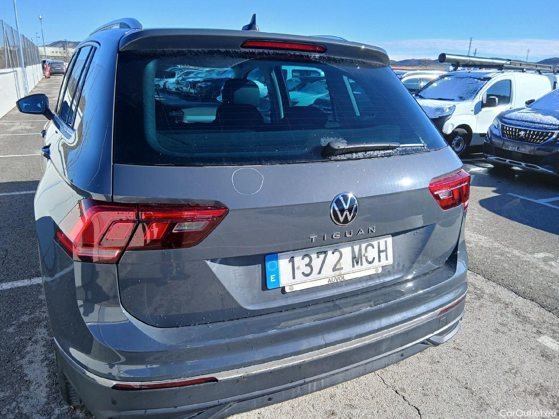  Volkswagen  Tiguan VOLKSWAGEN  / 2020 / 5P / todoterreno Life 1.5 TSI 110kW (150CV) #25