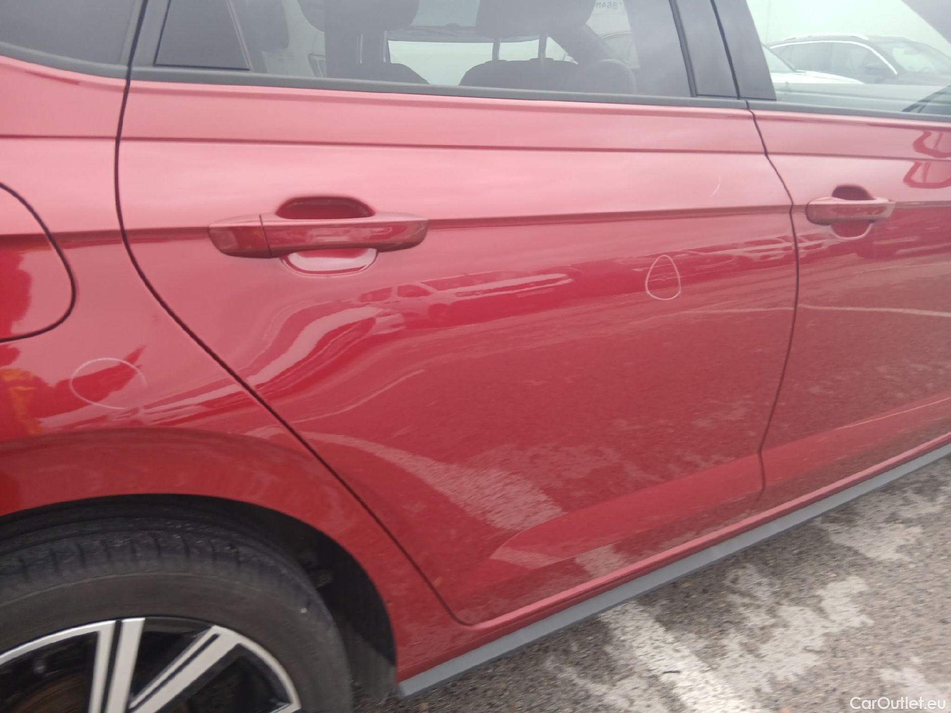  Volkswagen  Polo VOLKSWAGEN  / 2021 / 5P / berlina con portón R-Line 1.0 TSI 81kW (110CV) DSG #38