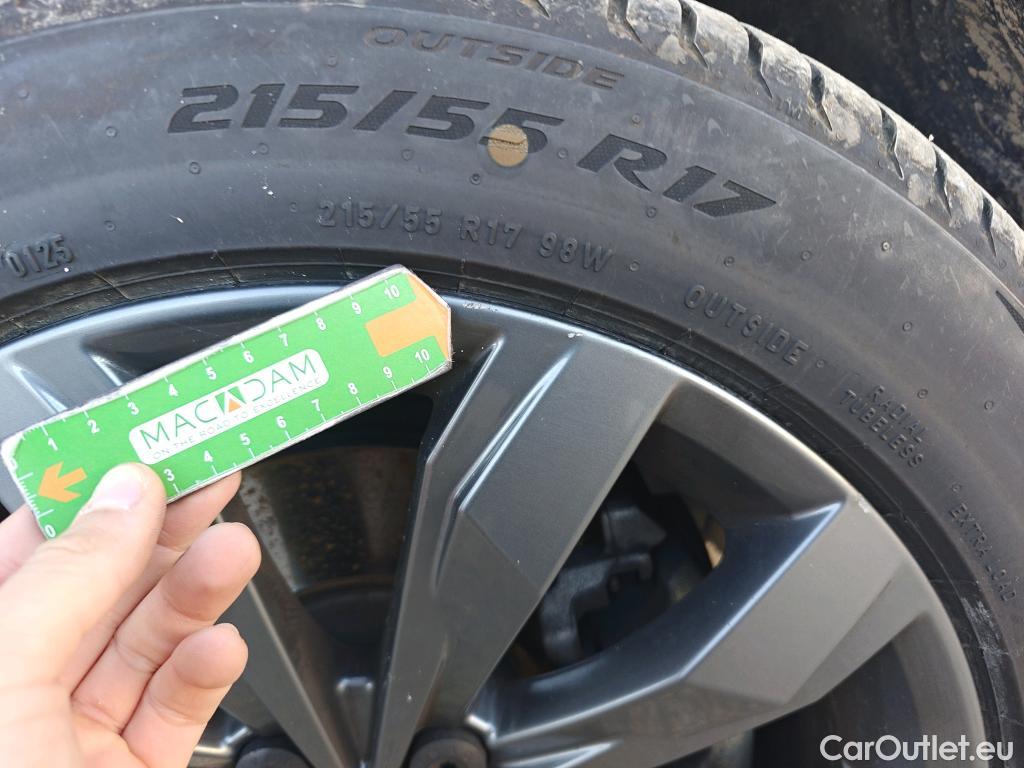  Volkswagen  T-ROC VOLKSWAGEN  / 2017 / 5P / todoterreno Sport 2.0 TDI 110kW (150CV) DSG #61