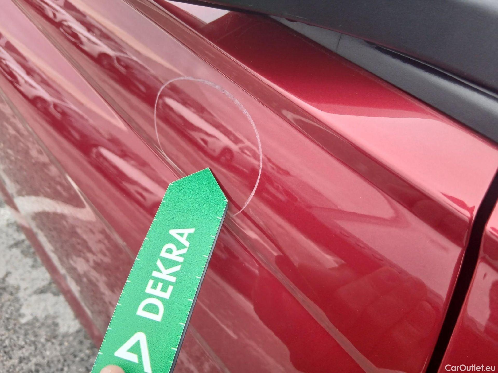  Volkswagen  Polo VOLKSWAGEN  / 2021 / 5P / berlina con portón R-Line 1.0 TSI 81kW (110CV) DSG #42