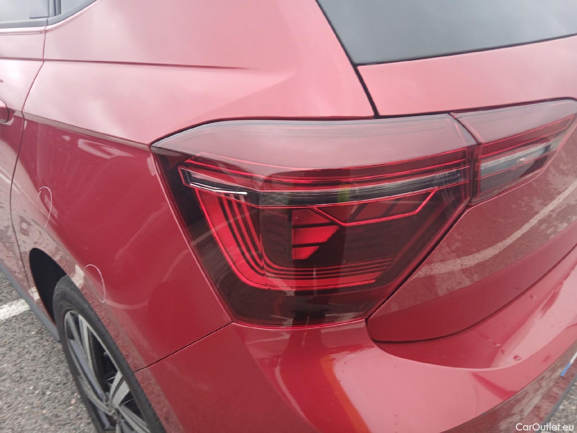  Volkswagen  Polo VOLKSWAGEN  / 2021 / 5P / berlina con portón R-Line 1.0 TSI 81kW (110CV) DSG #23