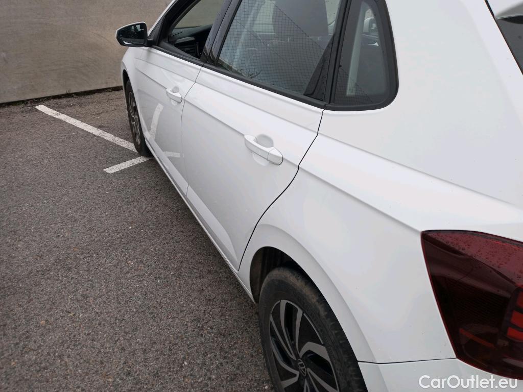  Volkswagen  Polo VOLKSWAGEN  / 2021 / 5P / berlina con portón Life 1.0 TSI 70kW (95CV) #4