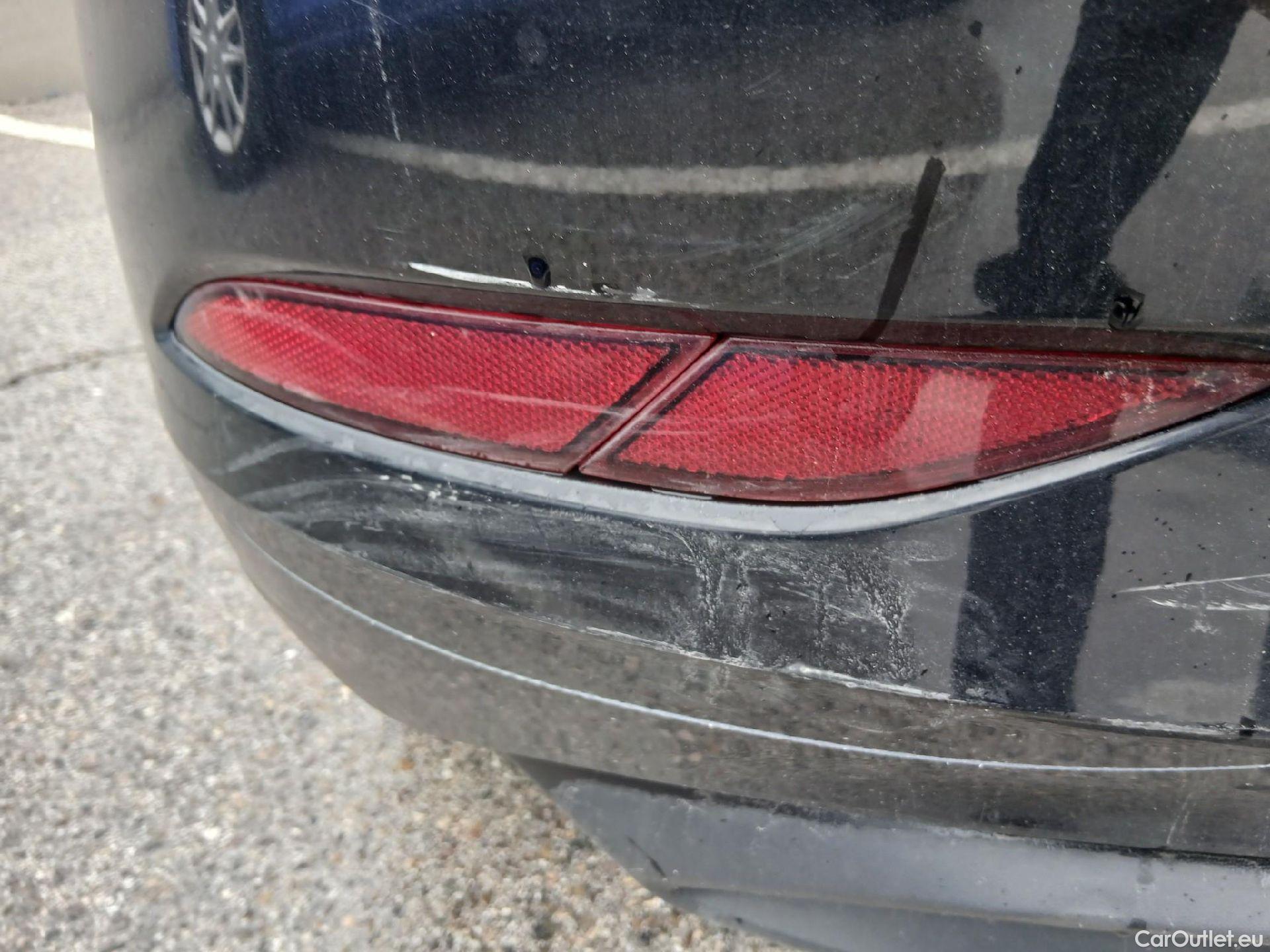  Volkswagen  Polo VOLKSWAGEN  / 2021 / 5P / berlina con portón Life 1.0 TSI 81kW (110CV) DSG #24