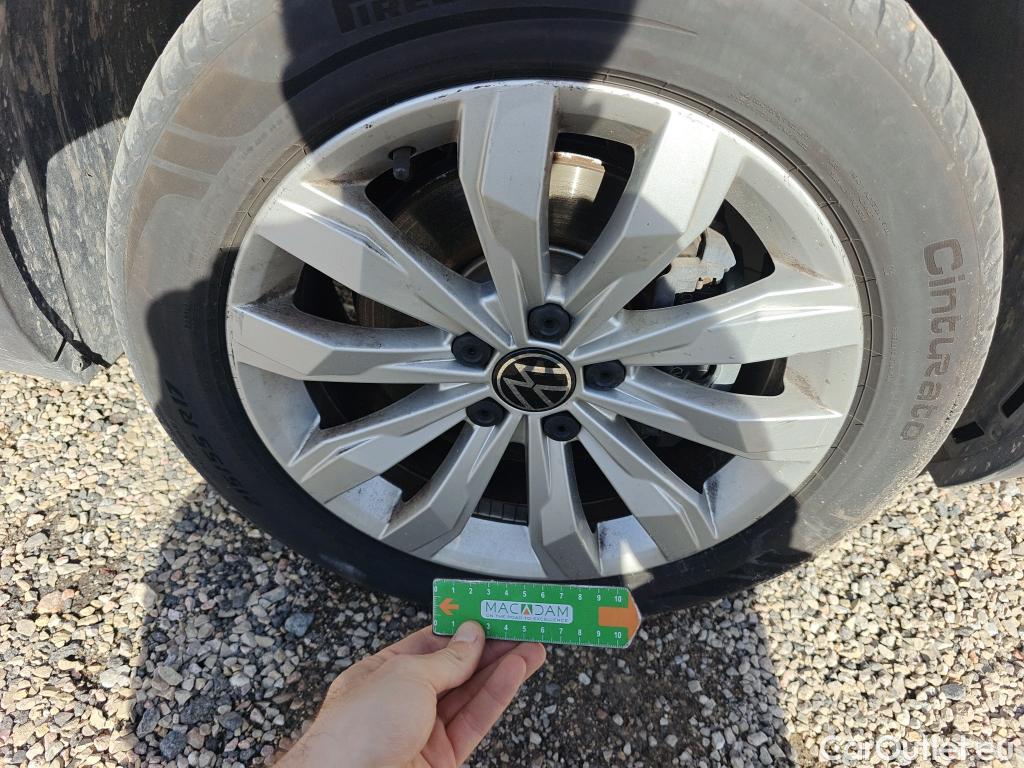  Volkswagen  T-ROC  Advance 2.0 TDI 150CV AT7 E6d #40