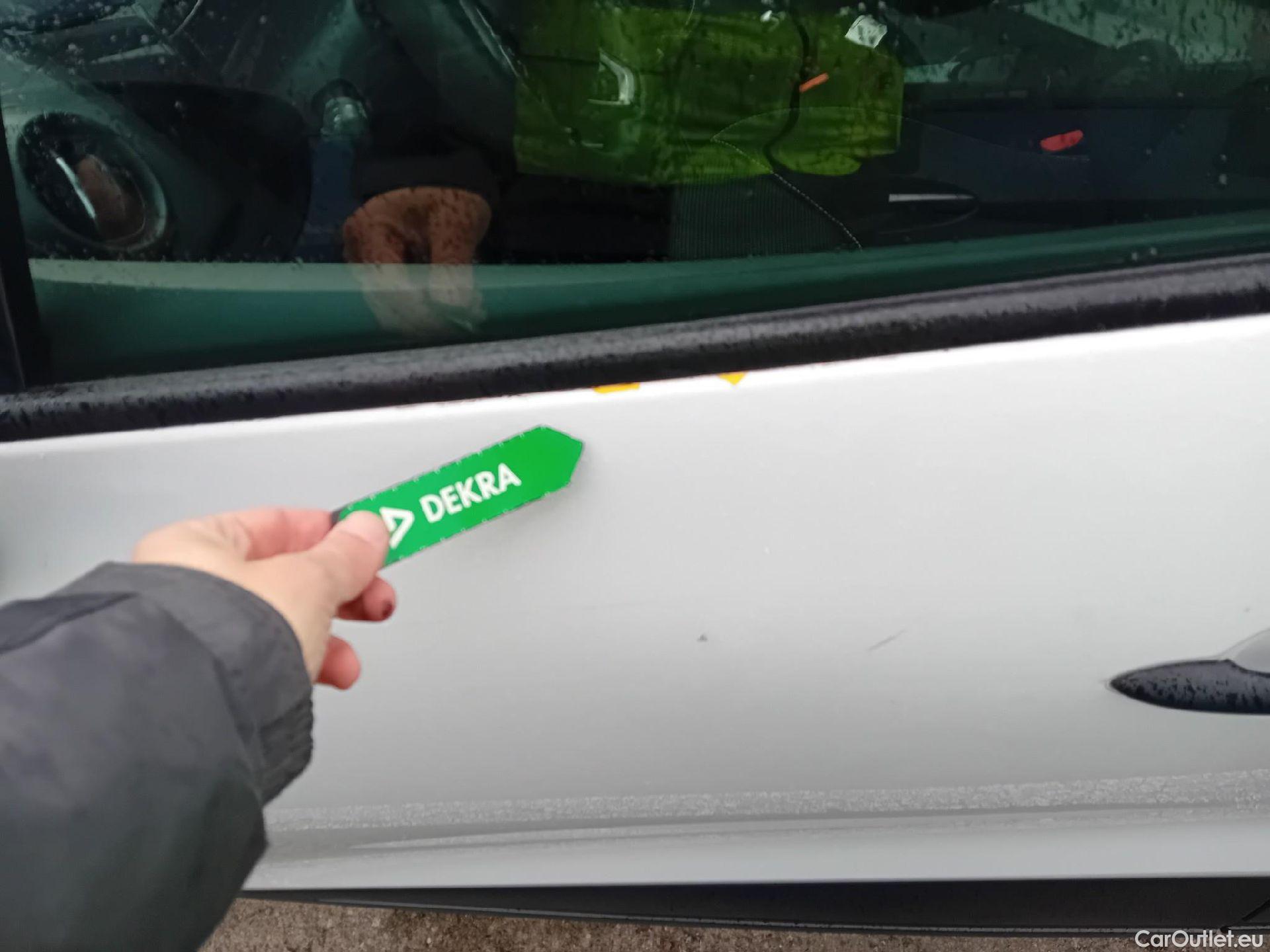  Renault  Clio RENAULT  / 2016 / 5P / berlina con portón Business TCe 66kW (90CV) GLP -18 #8