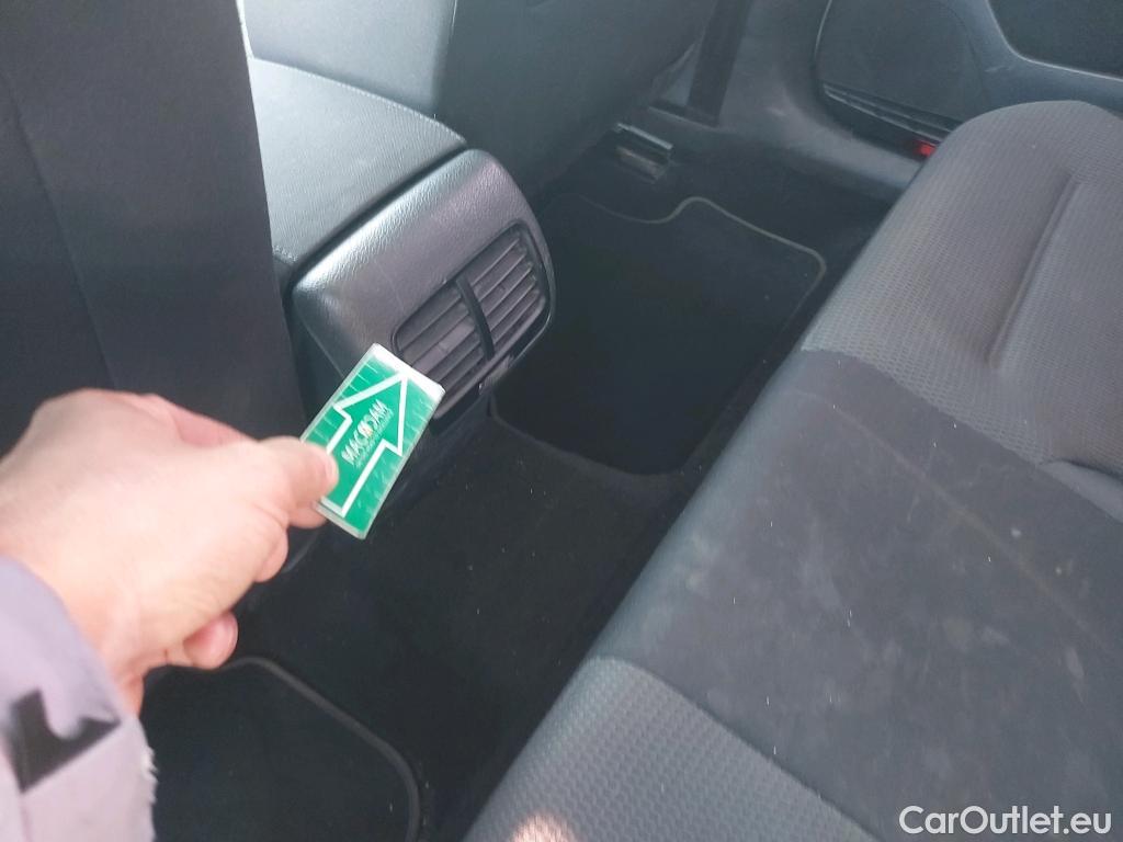  Volkswagen  Golf  VOLKSWAGEN / 2016 / 5P / berlina con portón e-ePower 110 kW (136CV) #8