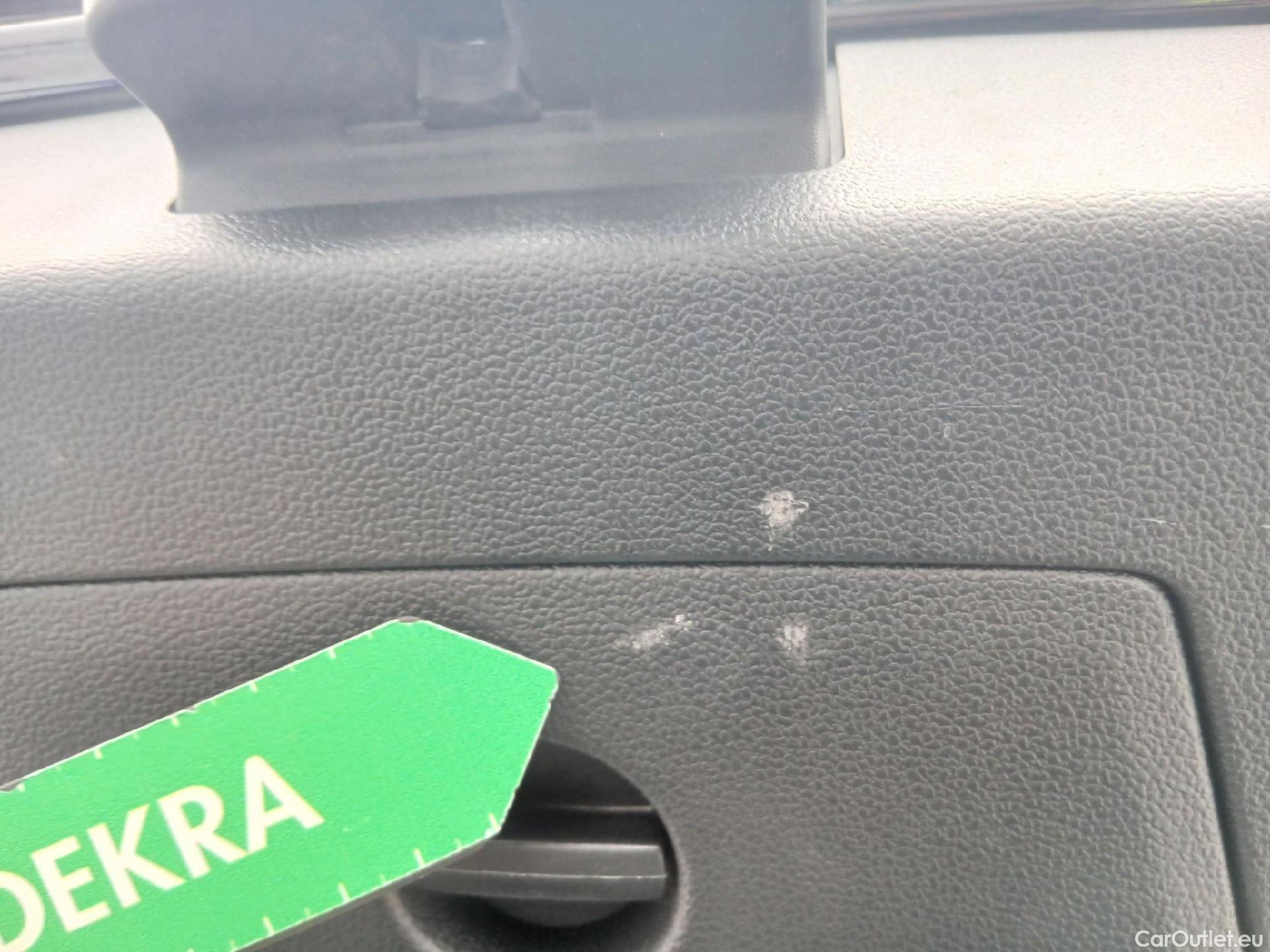  Volkswagen  Polo VOLKSWAGEN  / 2021 / 5P / berlina con portón Life 1.0 TSI 81kW (110CV) DSG #27