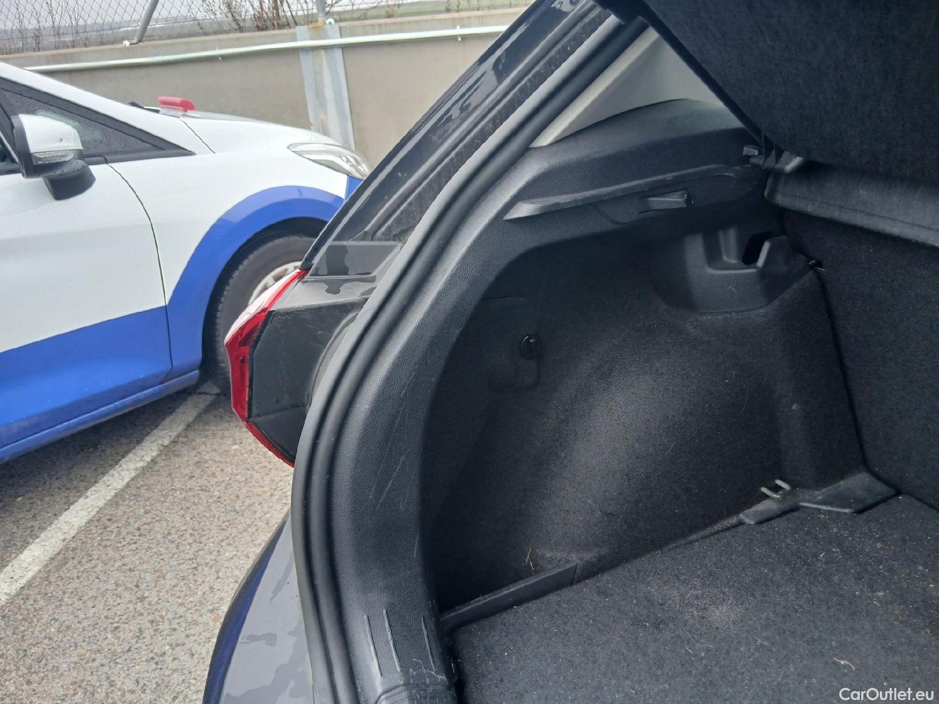  Volkswagen  Polo VOLKSWAGEN  / 2021 / 5P / berlina con portón Life 1.0 TSI 81kW (110CV) DSG #30