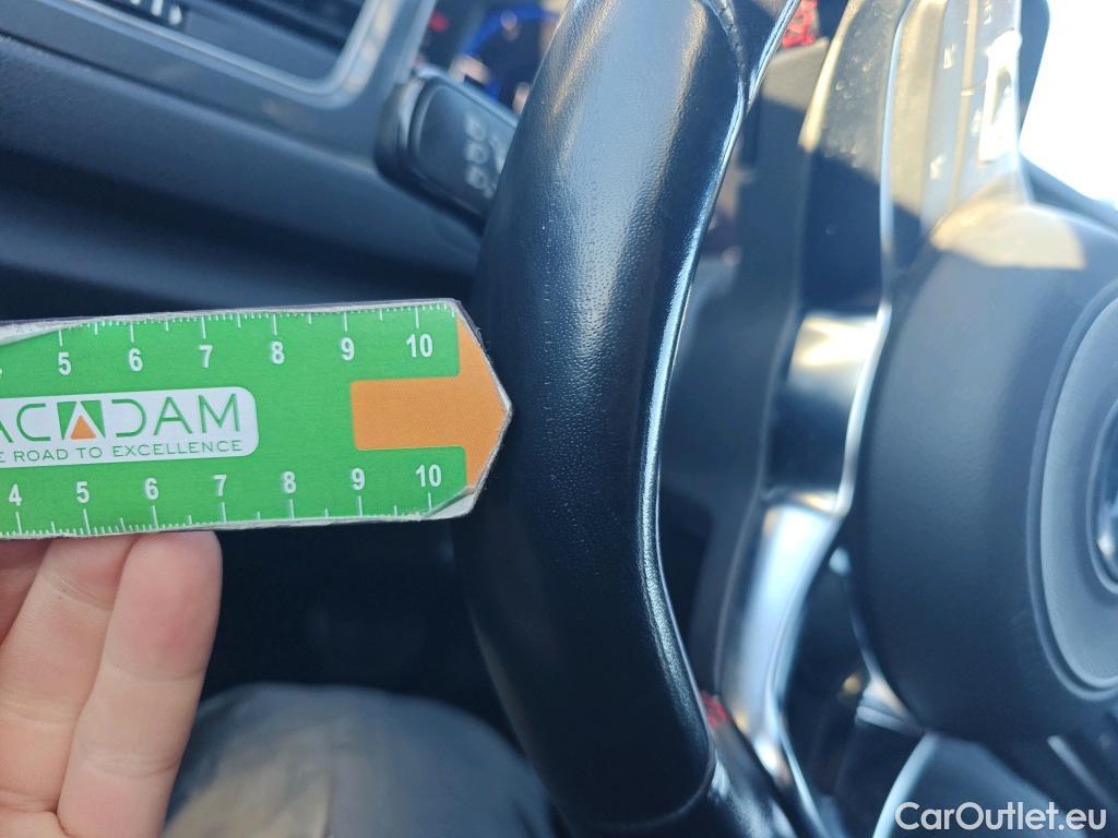  Volkswagen  T-ROC VOLKSWAGEN  / 2017 / 5P / todoterreno Sport 2.0 TDI 110kW (150CV) DSG #30