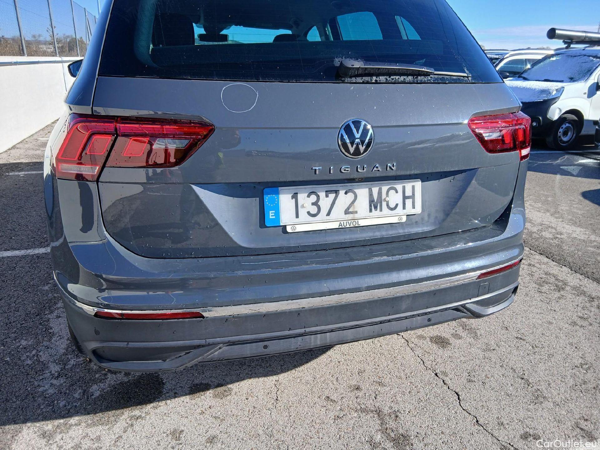  Volkswagen  Tiguan VOLKSWAGEN  / 2020 / 5P / todoterreno Life 1.5 TSI 110kW (150CV) #29