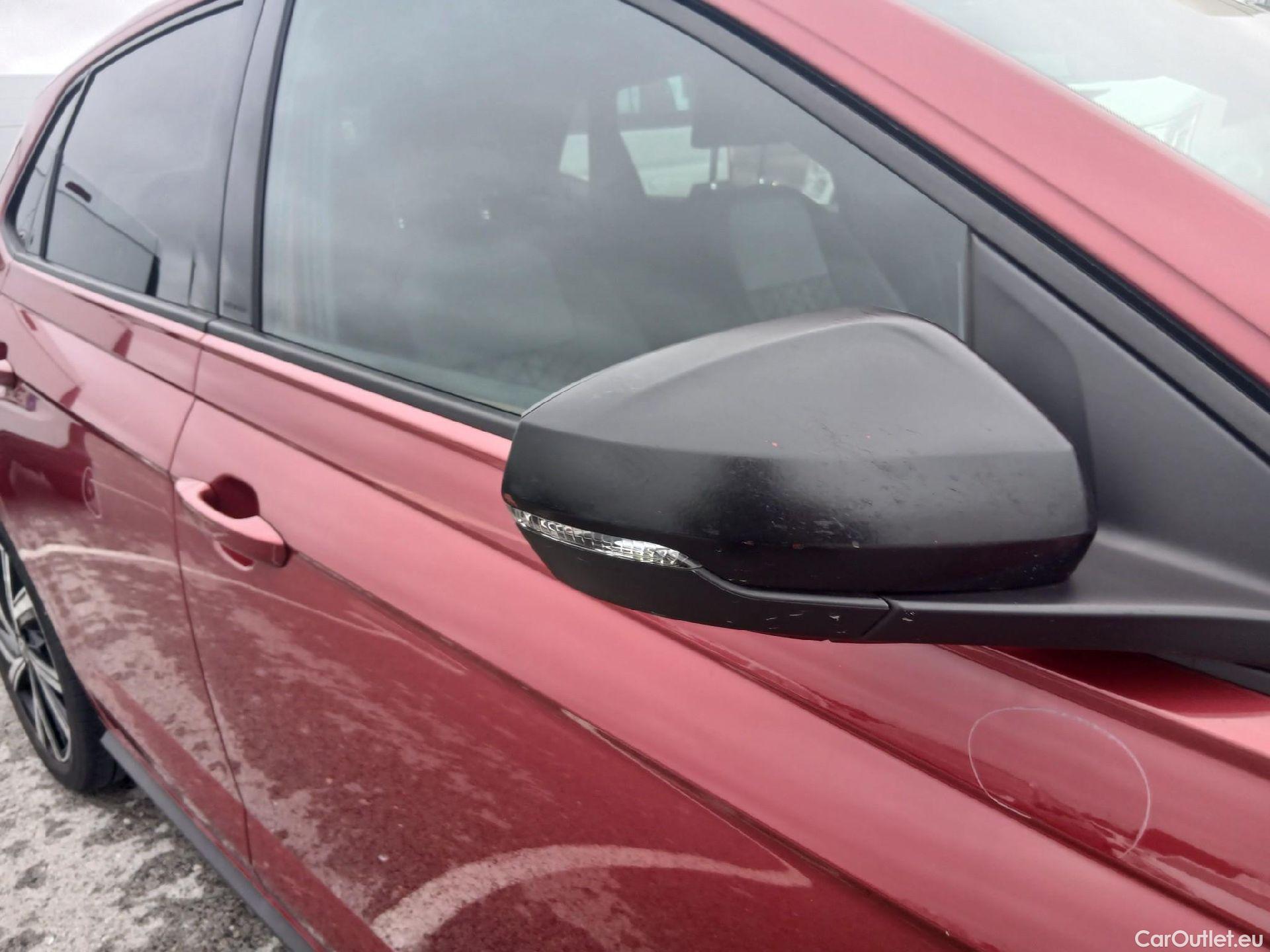  Volkswagen  Polo VOLKSWAGEN  / 2021 / 5P / berlina con portón R-Line 1.0 TSI 81kW (110CV) DSG #39