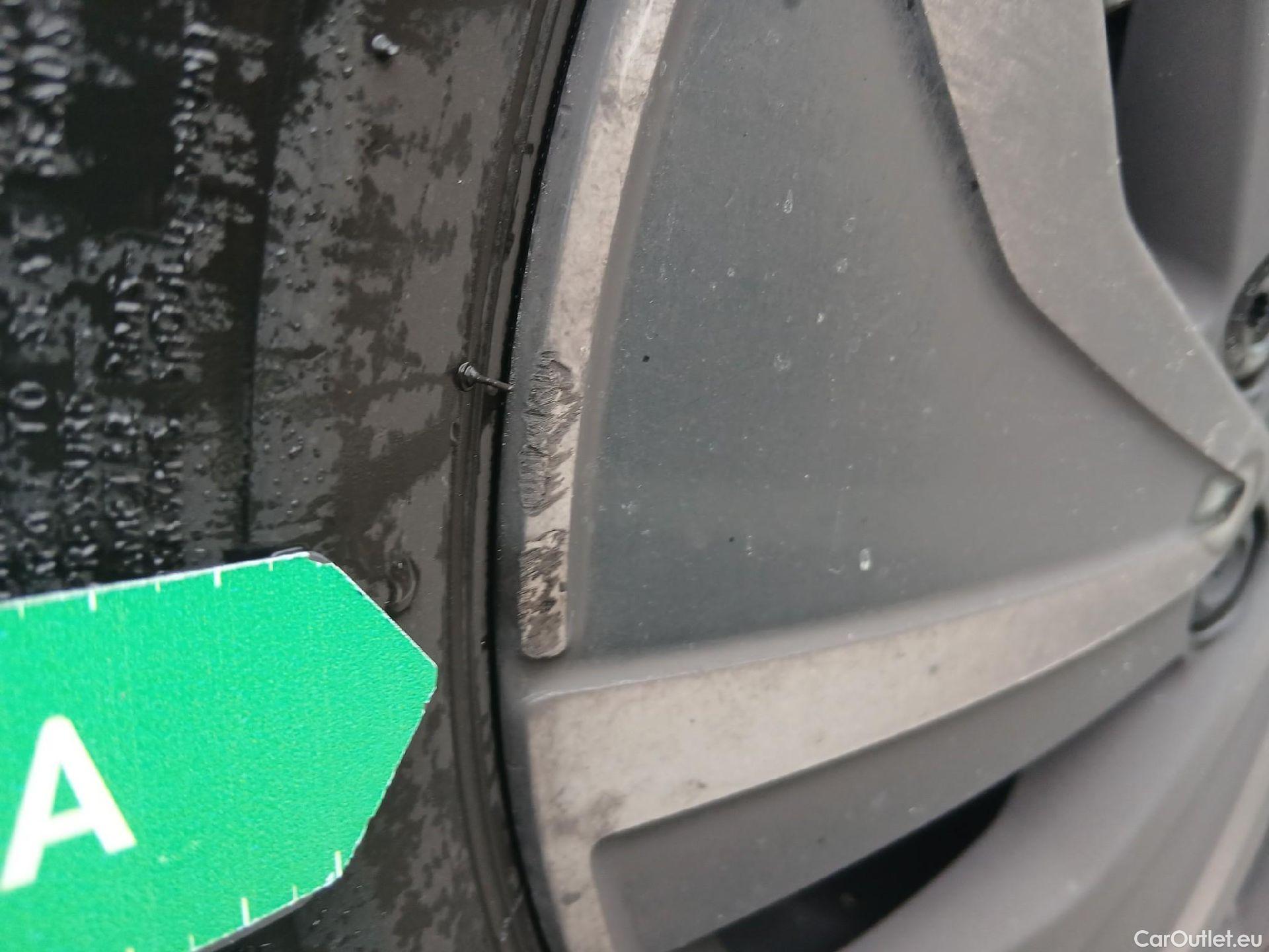  Volkswagen  Polo VOLKSWAGEN  / 2021 / 5P / berlina con portón Life 1.0 TSI 81kW (110CV) DSG #41