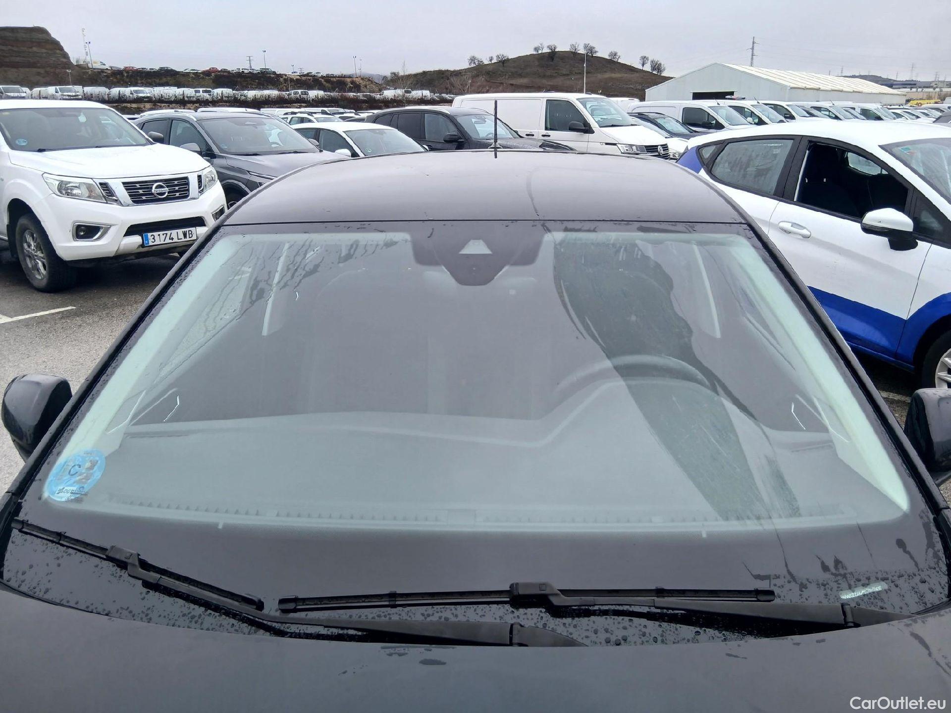  Volkswagen  Polo VOLKSWAGEN  / 2021 / 5P / berlina con portón Life 1.0 TSI 81kW (110CV) DSG #1