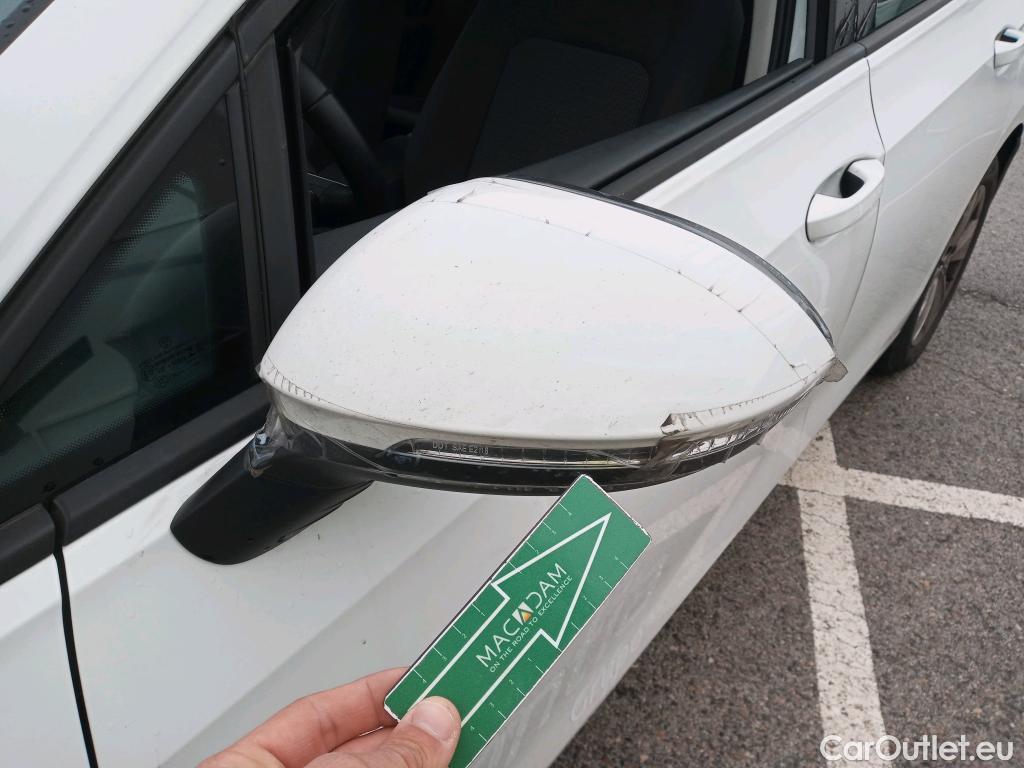  Volkswagen  Golf  VOLKSWAGEN / 2020 / 5P / berlina con portón 2.0 TDI 85kW (115CV) #2