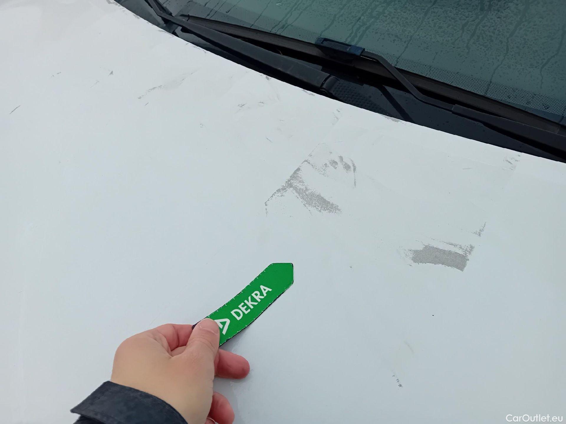  Renault  Clio RENAULT  / 2016 / 5P / berlina con portón Business TCe 66kW (90CV) GLP -18 #9