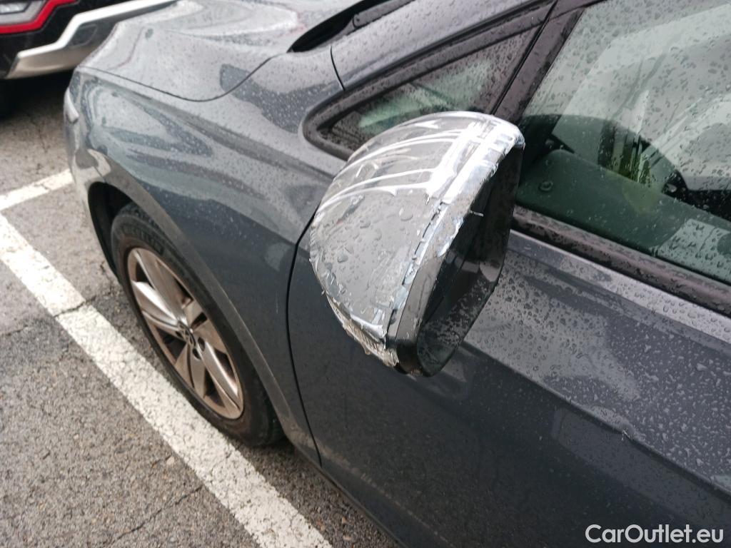  Volkswagen  Golf  VOLKSWAGEN / 2020 / 5P / berlina con portón Life 1.0 TSI 81kW (110CV) #1