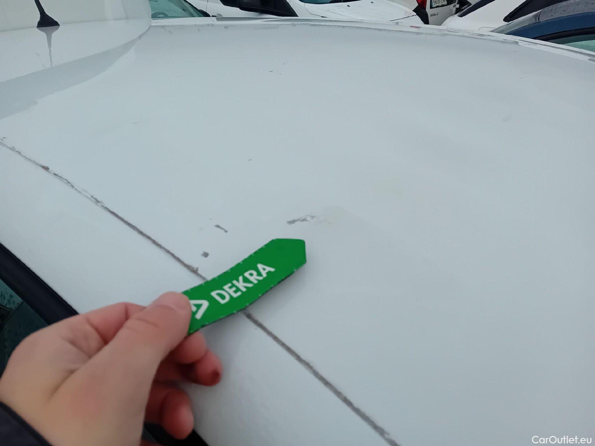  Renault  Clio RENAULT  / 2016 / 5P / berlina con portón Business TCe 66kW (90CV) GLP -18 #6