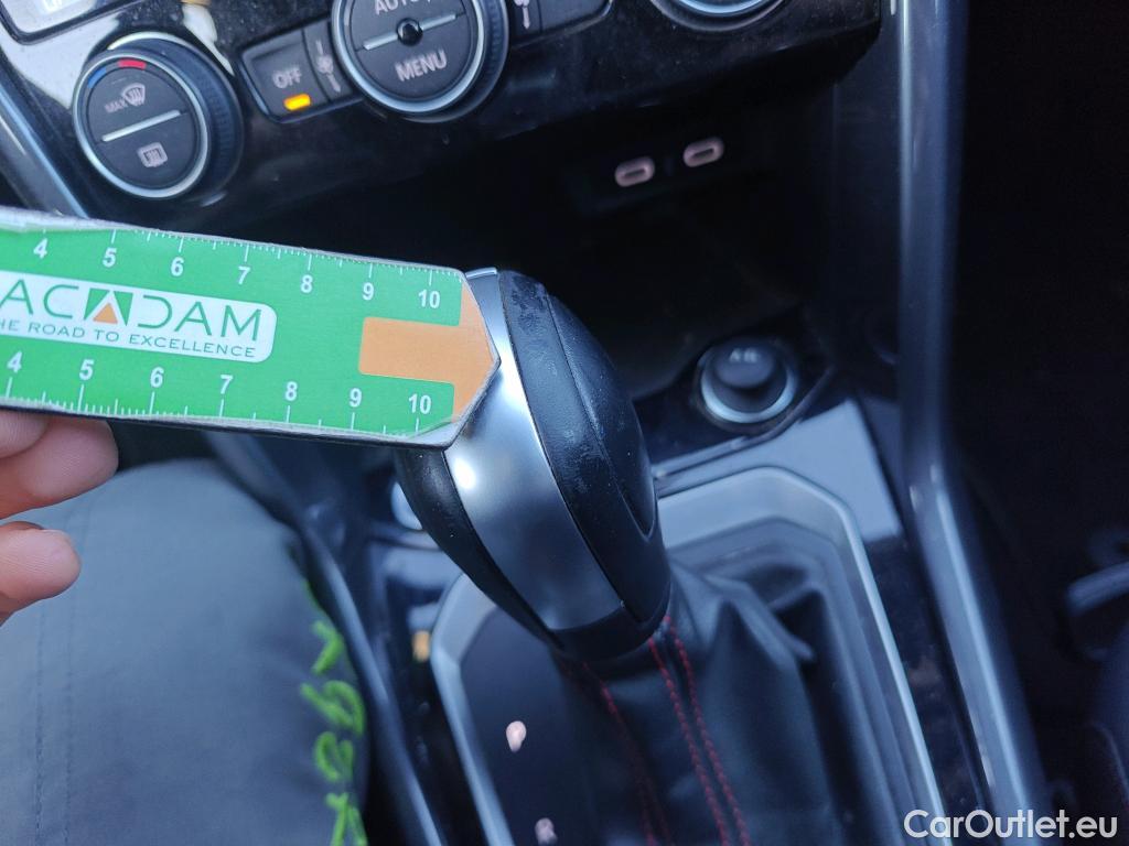  Volkswagen  T-ROC VOLKSWAGEN  / 2017 / 5P / todoterreno Sport 2.0 TDI 110kW (150CV) DSG #28