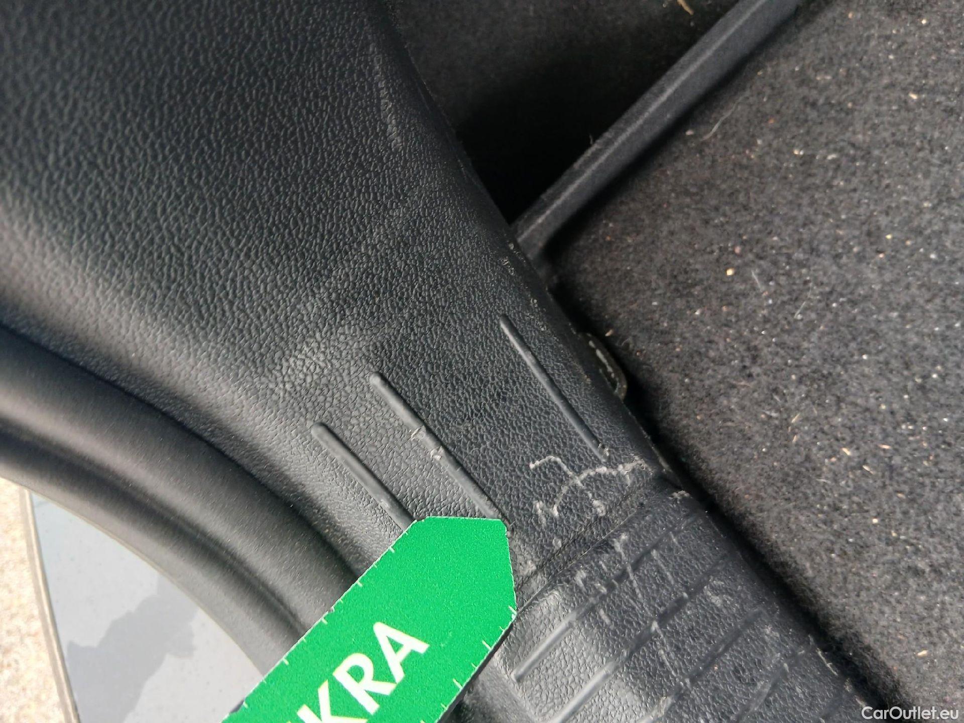  Volkswagen  Polo VOLKSWAGEN  / 2021 / 5P / berlina con portón Life 1.0 TSI 81kW (110CV) DSG #29