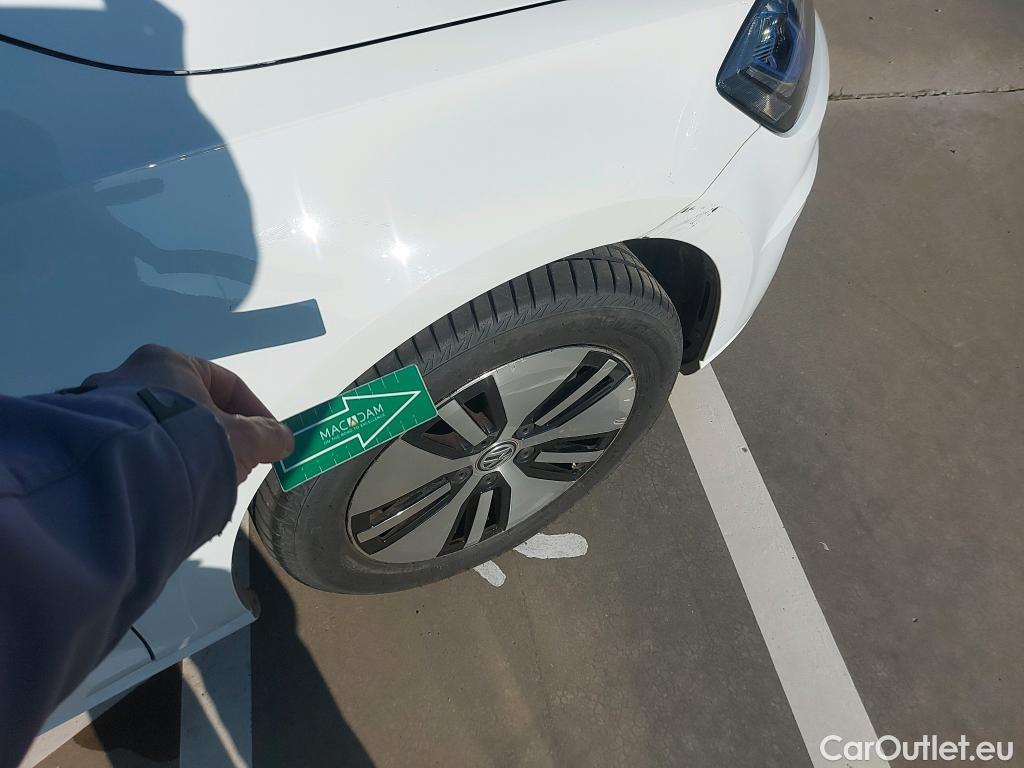  Volkswagen  Golf  VOLKSWAGEN / 2016 / 5P / berlina con portón e-ePower 110 kW (136CV) #5