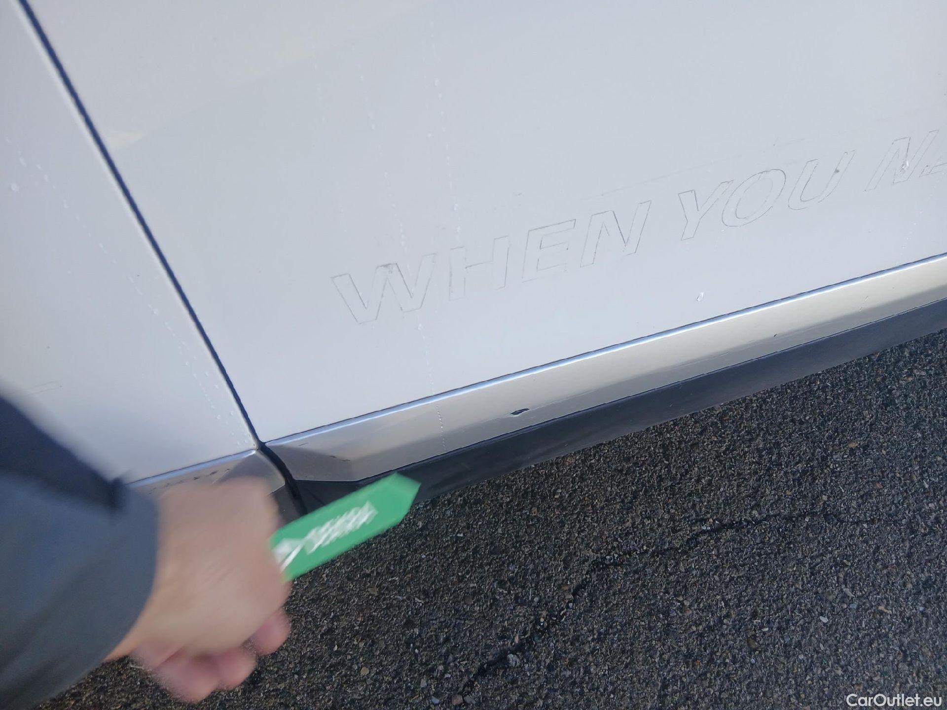  Peugeot  2008 PEUGEOT  / 2019 / 5P / todoterreno Allure BlueHDI 81kW (110CV) #35