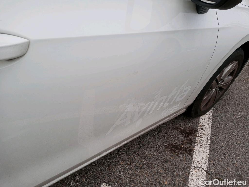  Volkswagen  Golf  VOLKSWAGEN / 2020 / 5P / berlina con portón 2.0 TDI 85kW (115CV) #3