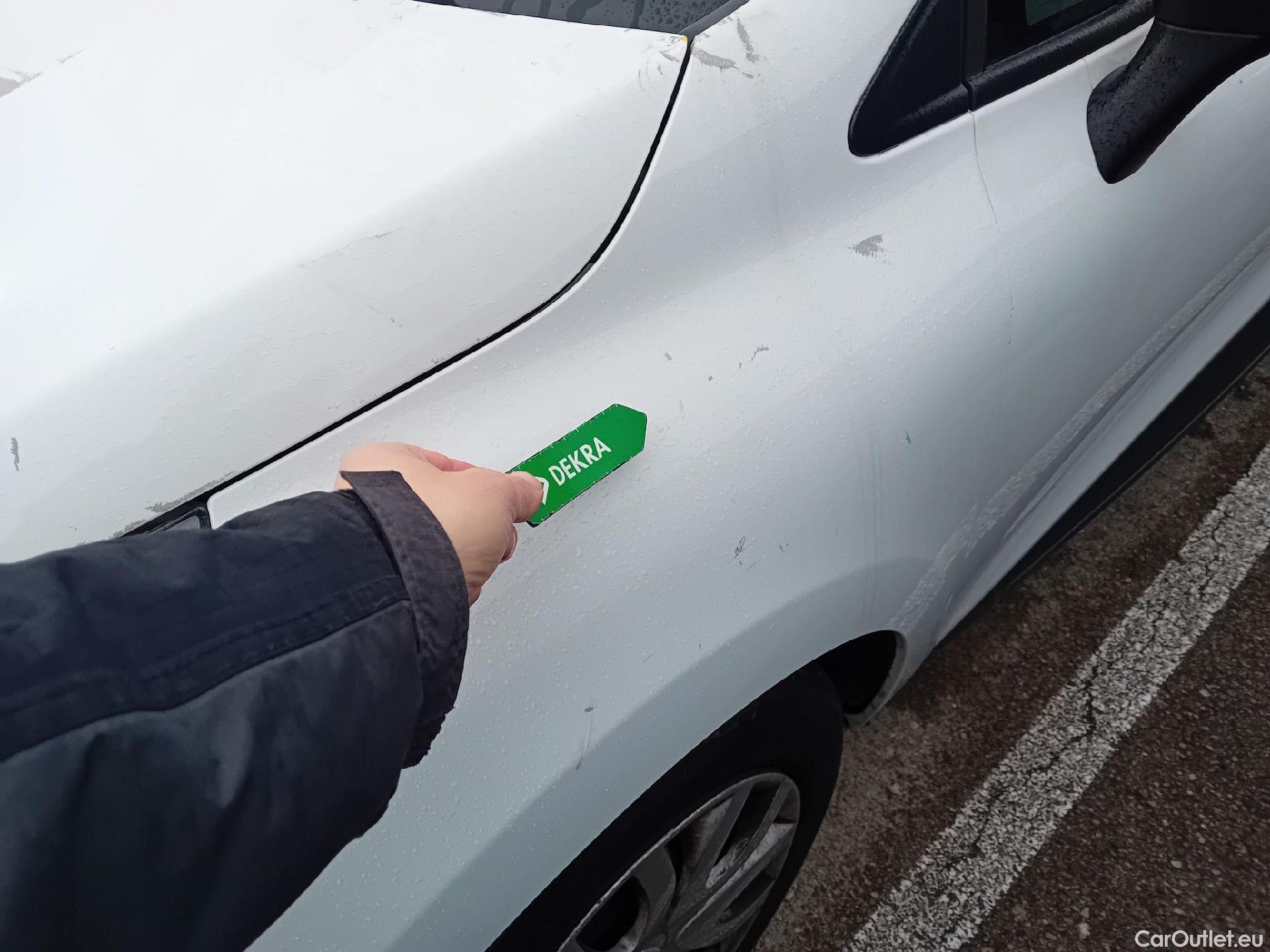  Renault  Clio RENAULT  / 2016 / 5P / berlina con portón Business TCe 66kW (90CV) GLP -18 #10