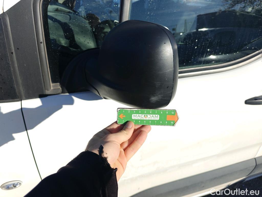  Citroen  Berlingo CITROEN  / 2018 / 5P / combi Talla M BlueHDi 100 S&S LIVE PACK (IND) #73