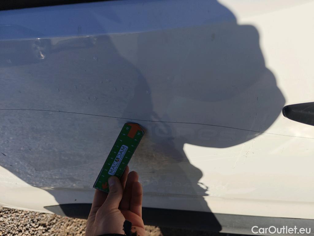  Citroen  Berlingo CITROEN  / 2018 / 5P / combi Talla M BlueHDi 100 S&S LIVE PACK (IND) #31