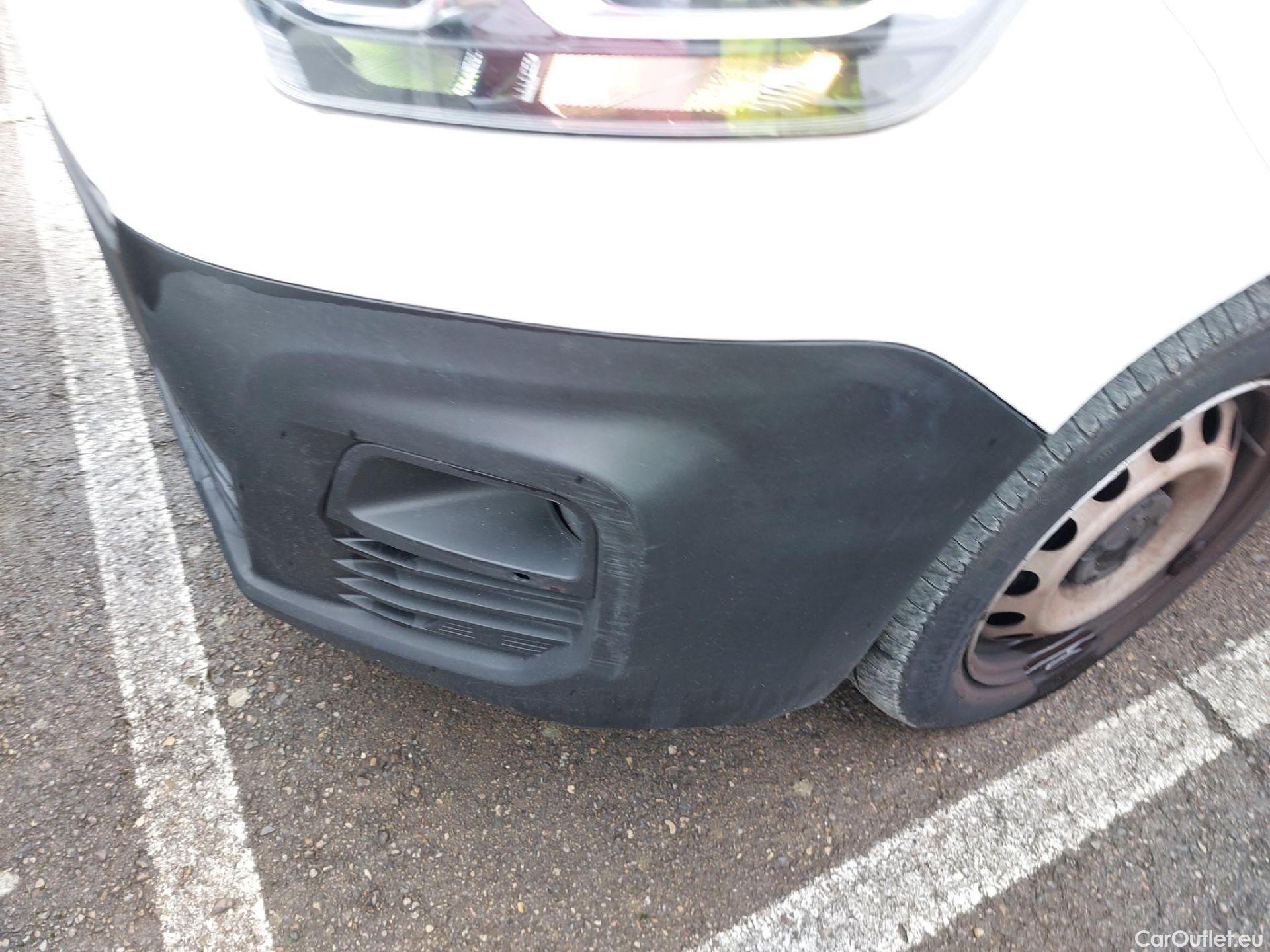  Citroen  Berlingo CITROEN  / 2018 / 4P / combi Talla M BlueHDi 100 S&S LIVE (IND) #1