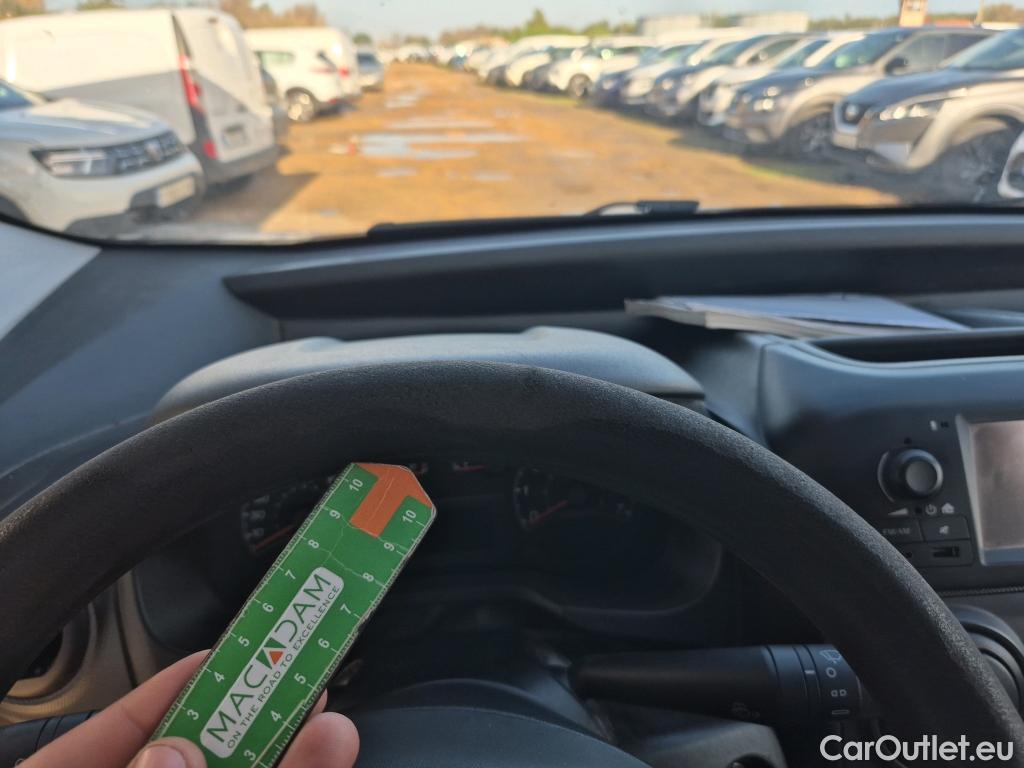  Fiat  Fiorino FIAT  / 2016 / 3P / furgón derivado de turismo Cargo Base 1.3 Mjet 59kW (80CV) E6 #2