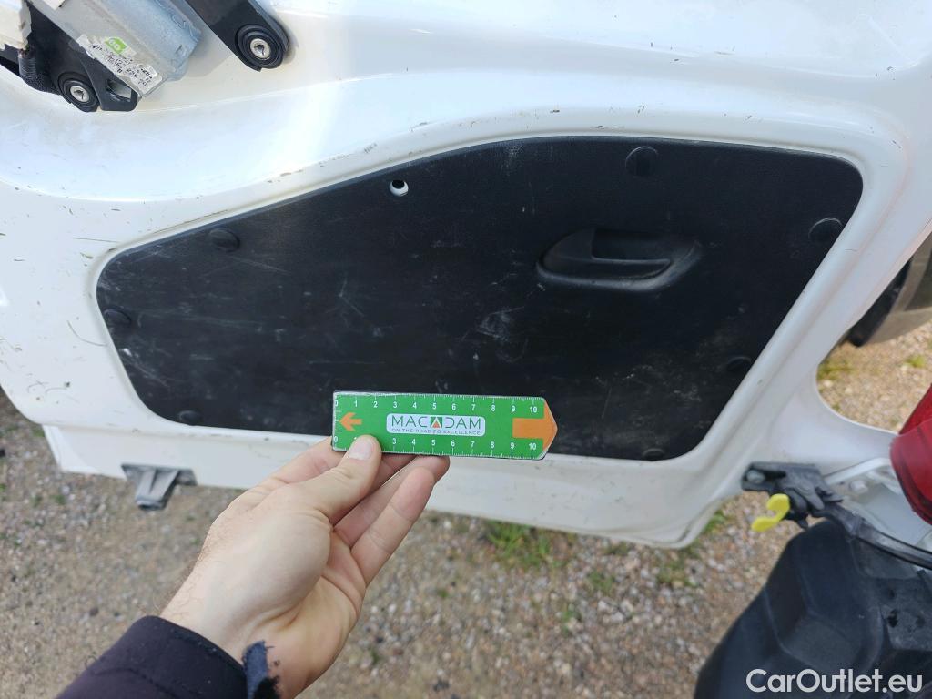  Citroen  Berlingo CITROEN  / 2018 / 5P / combi Talla M BlueHDi 100 S&S LIVE PACK (IND) #57