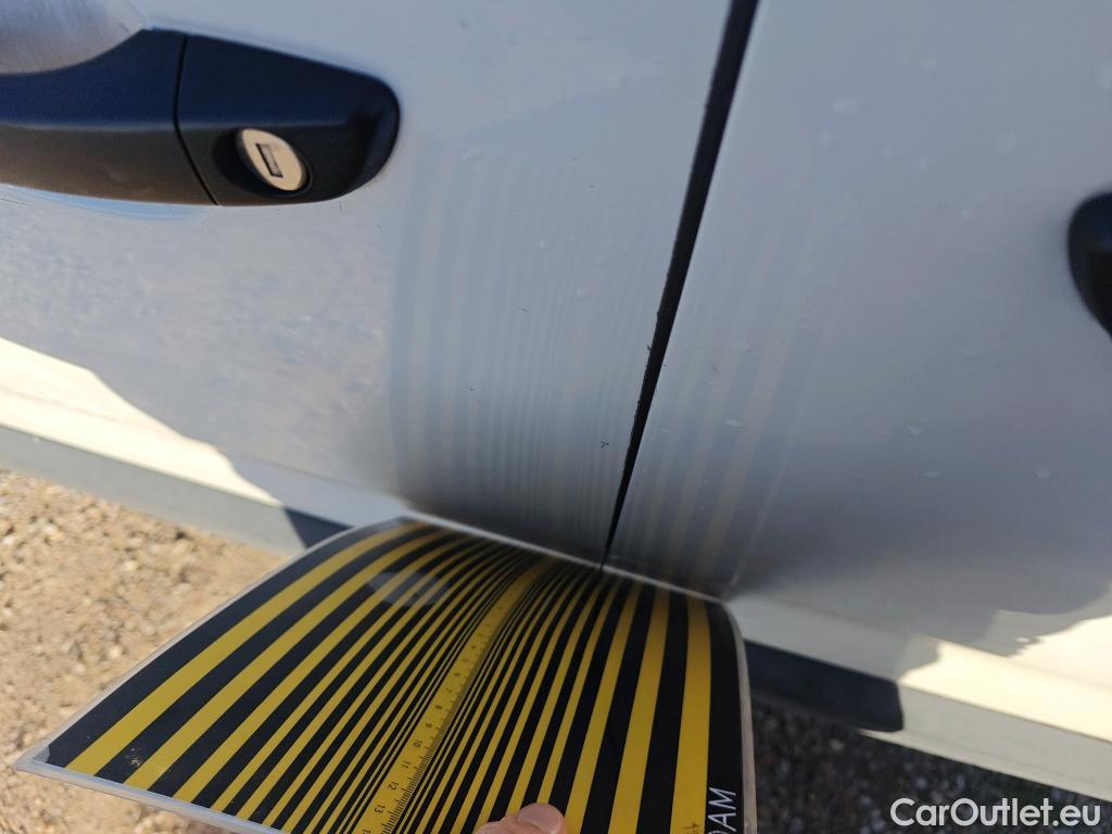  Citroen  Berlingo CITROEN  / 2018 / 5P / combi Talla M BlueHDi 100 S&S LIVE PACK (IND) #29