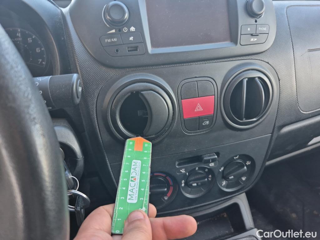  Fiat  Fiorino FIAT  / 2016 / 3P / furgón derivado de turismo Cargo Base 1.3 Mjet 59kW (80CV) E6 #18